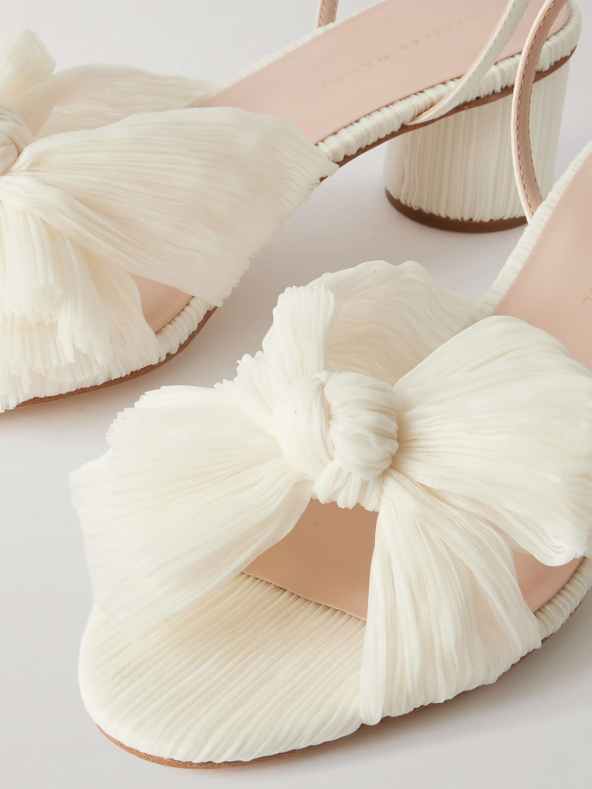 LOEFFLER RANDALL صندل Dahlia من أورغانزا بليسيه بحواف من الجلد الصناعي