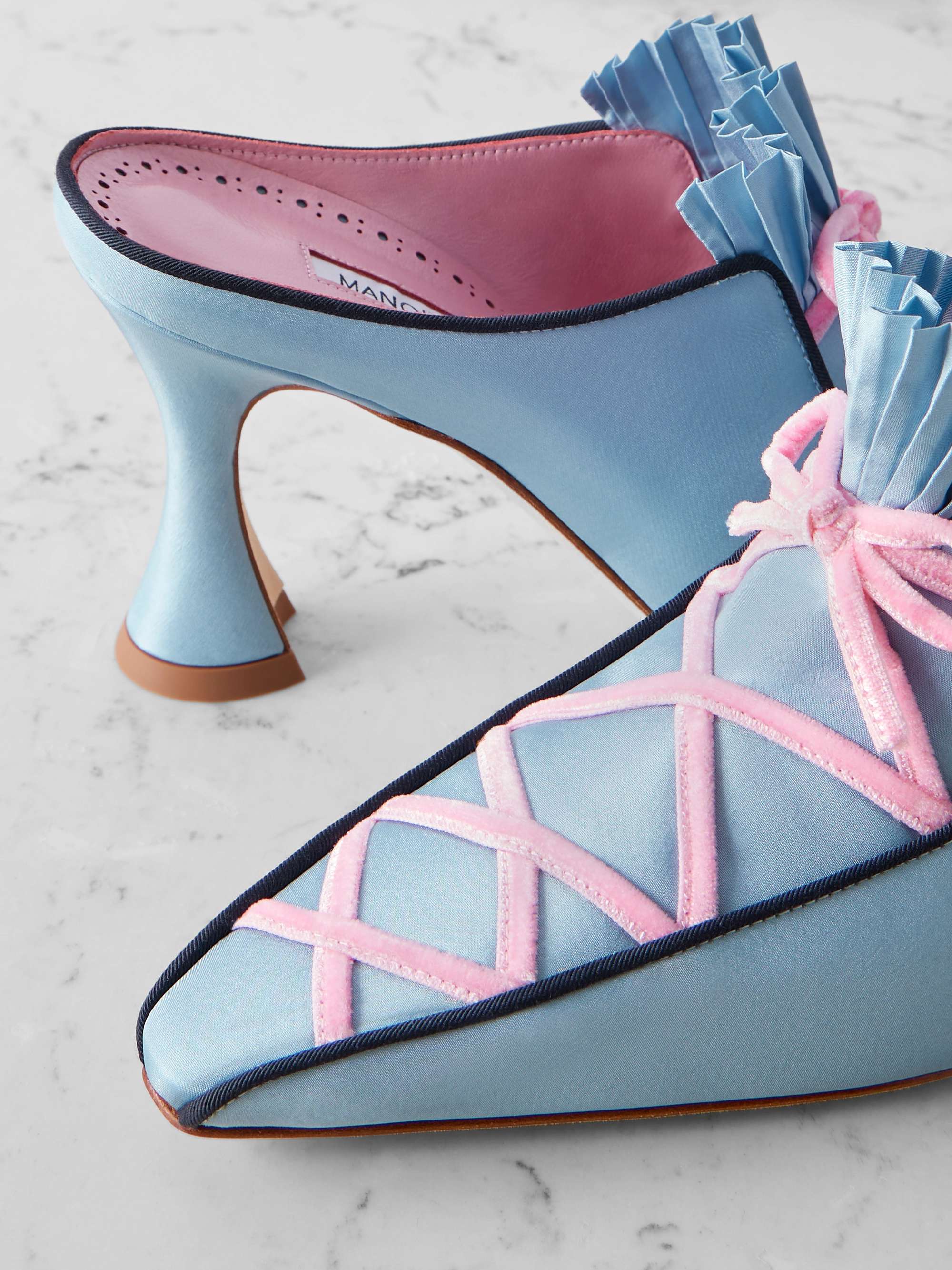 MANOLO BLAHNIK 