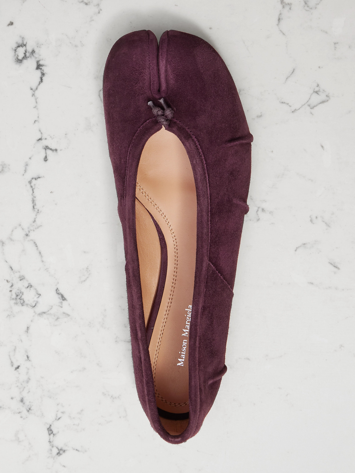 Maison Margiela Split Toe Suede Ballerina Shoes With Bow In Burgundy