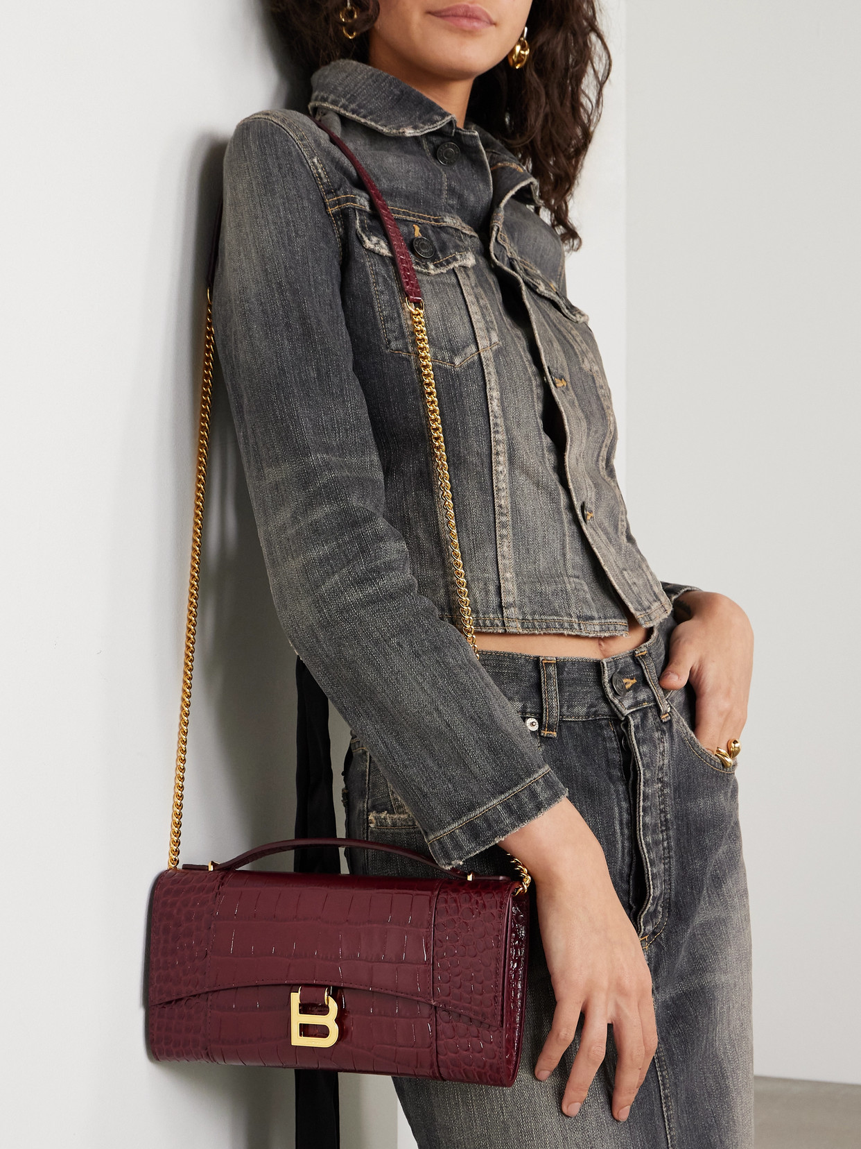 Hourglass Croc-Effect Shoulder Bag