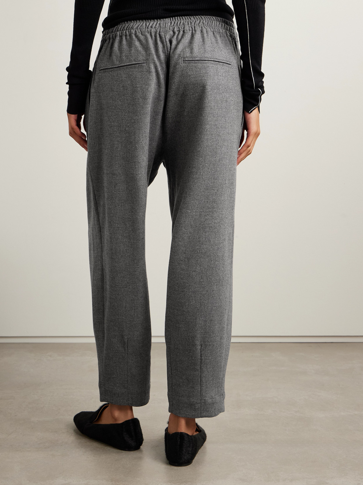 Maria Mcmanus Pleated Stretch-wool And Cashmere-blend Tweed Tapered Pants In Gray