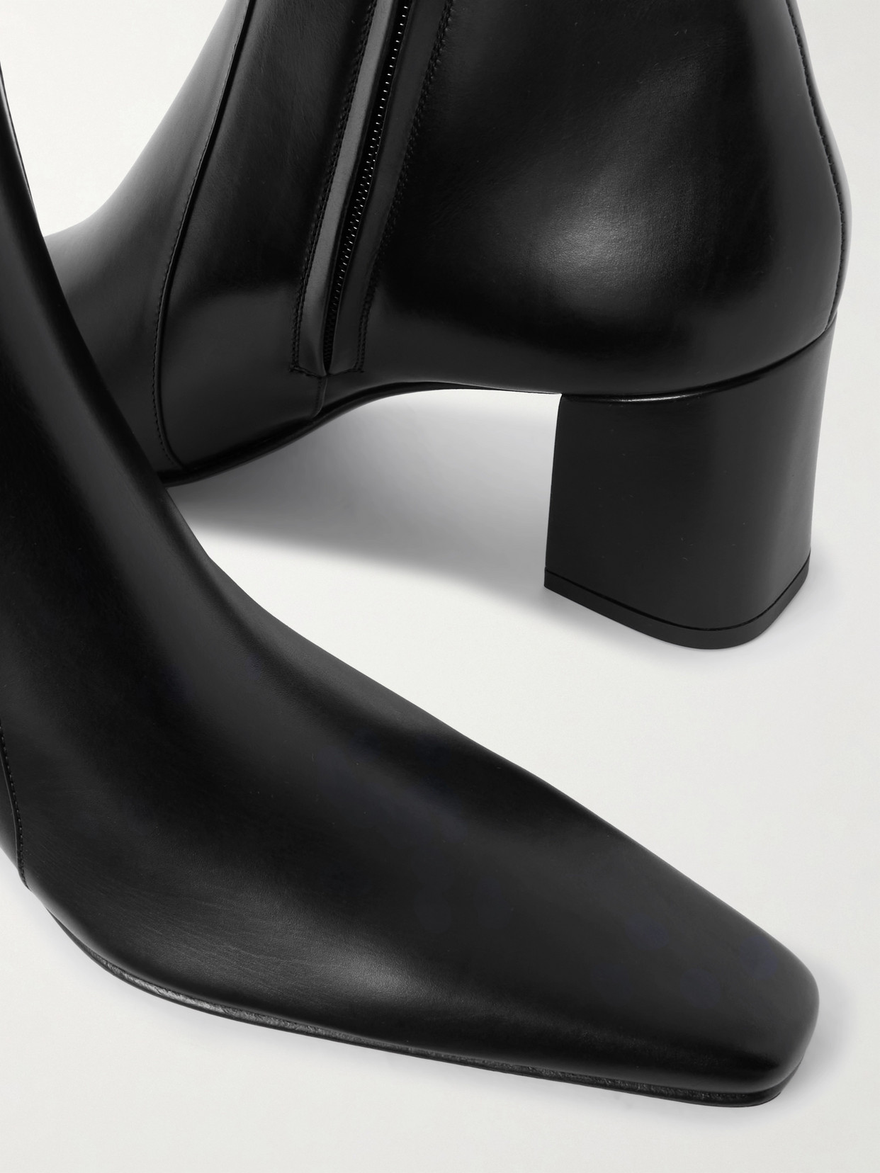 Saint Laurent Rainer Leather Ankle Boots In Black