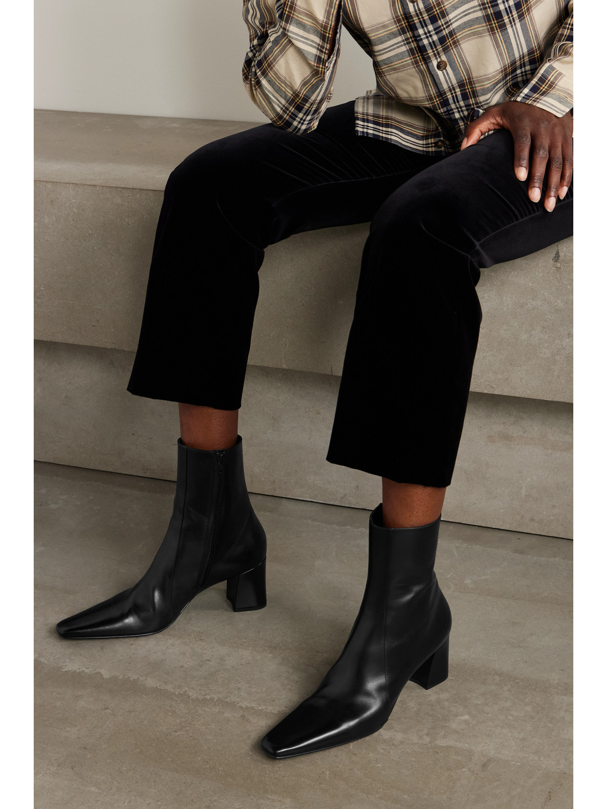 Saint Laurent Rainer Leather Ankle Boots In Black