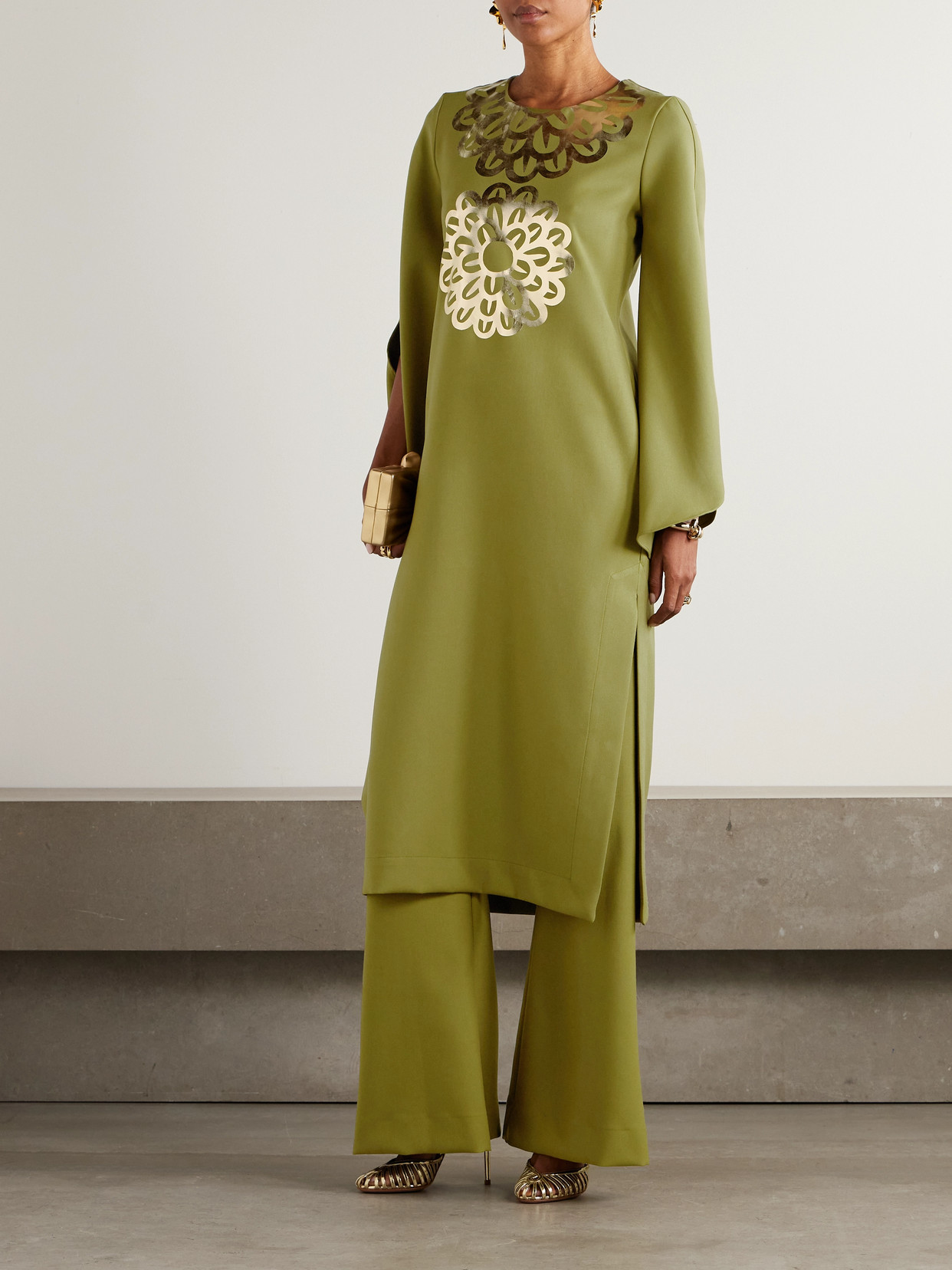 Themis Z Sirin Crepe Flared Pants In Green