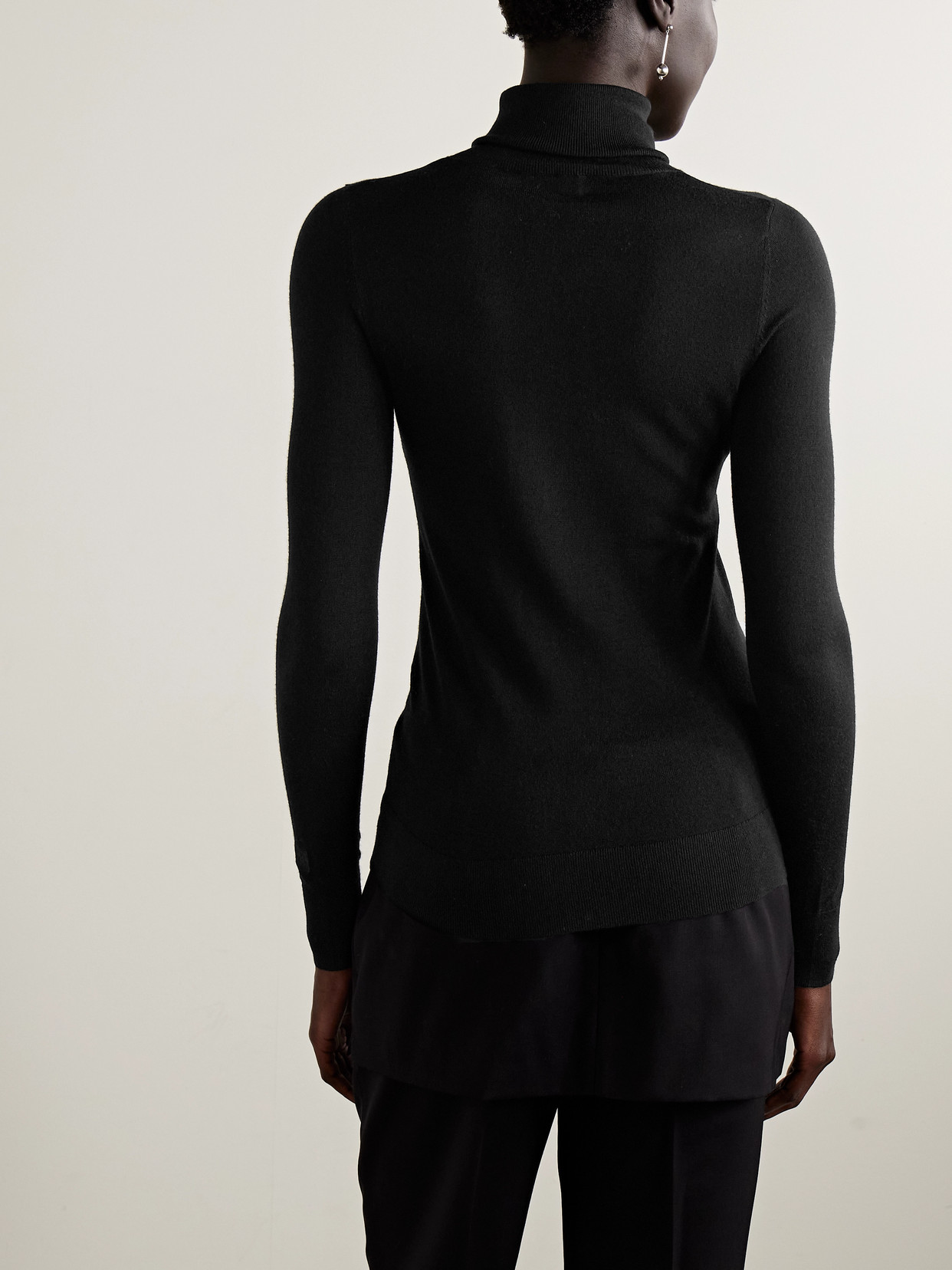 Totême Wool And Silk-blend Turtleneck Sweater In Black
