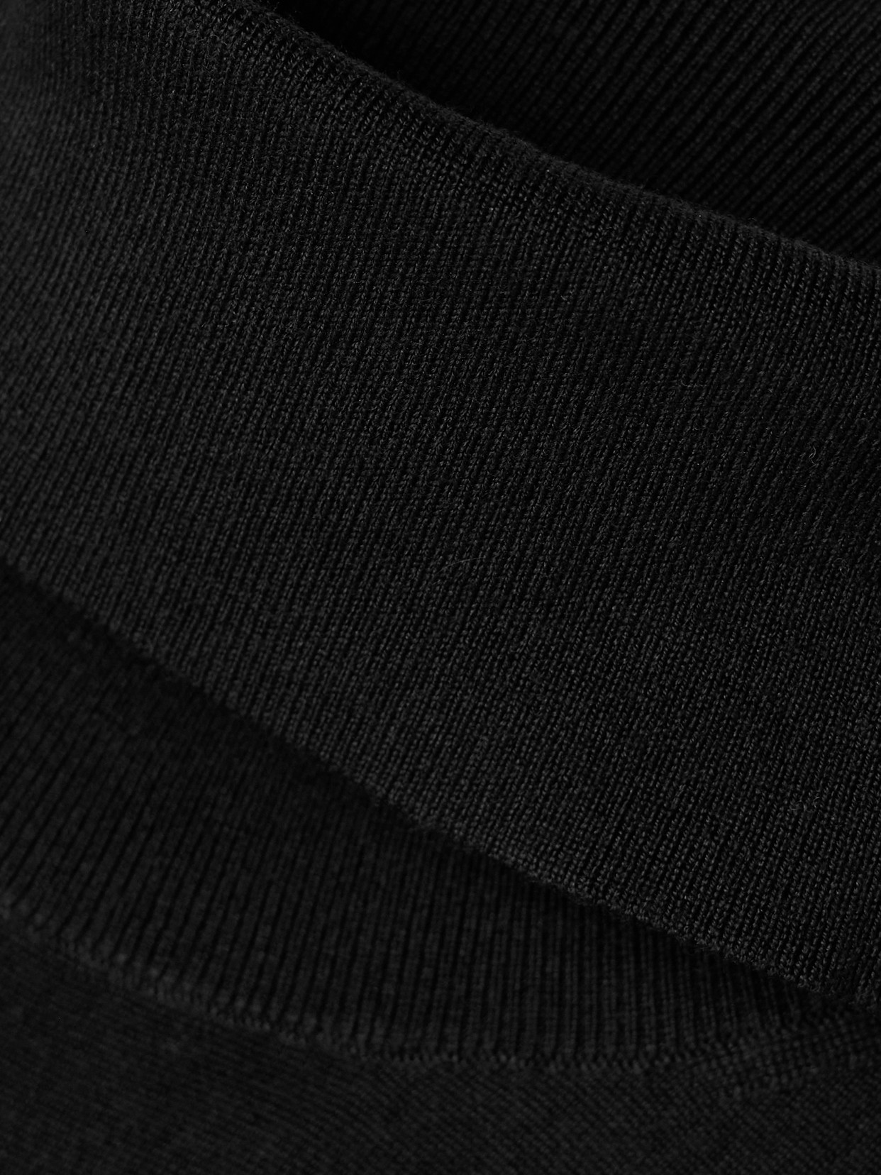Totême Wool And Silk-blend Turtleneck Sweater In Black