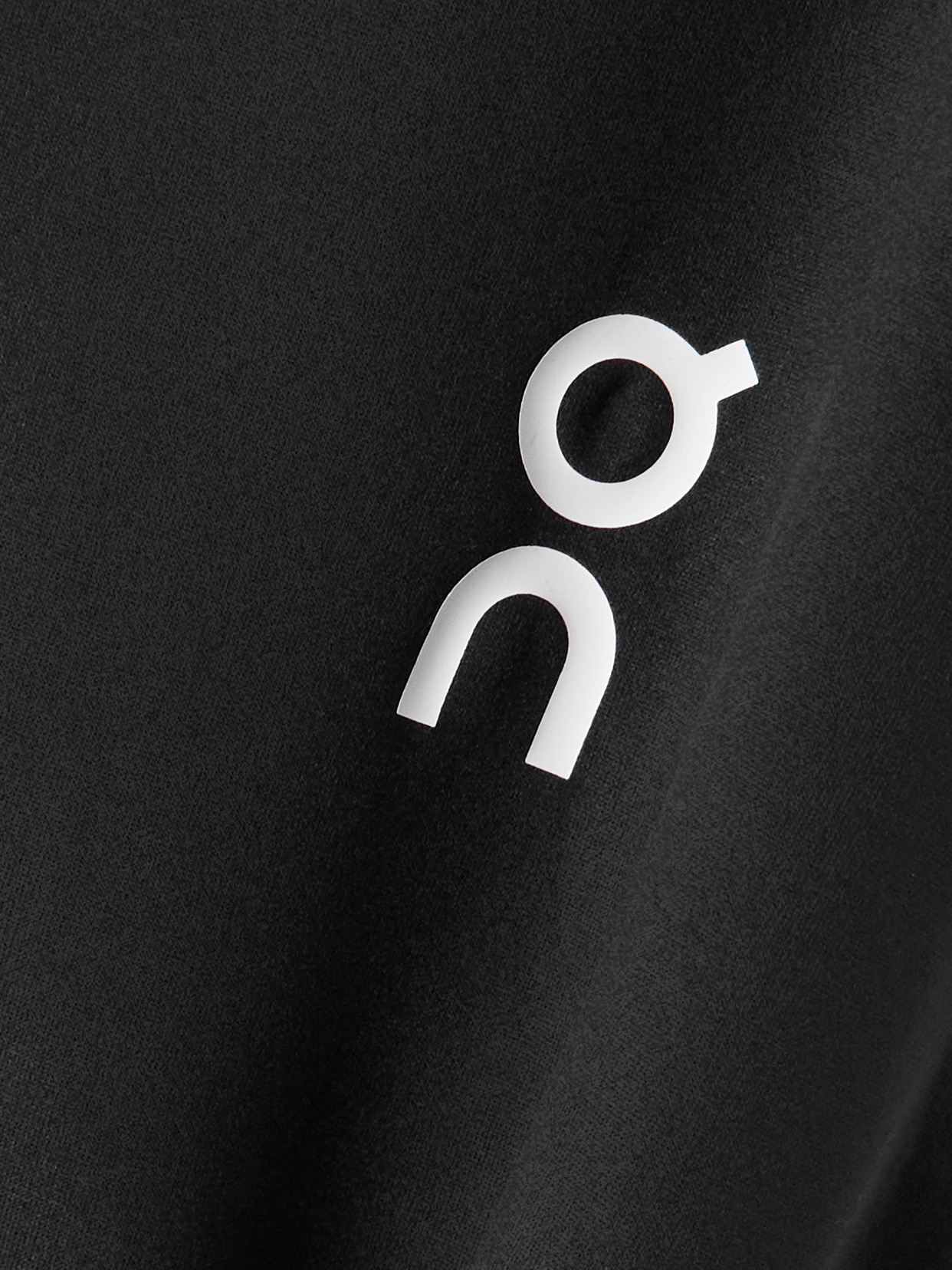 On Court Cropped Stretch Recycled Top In Black