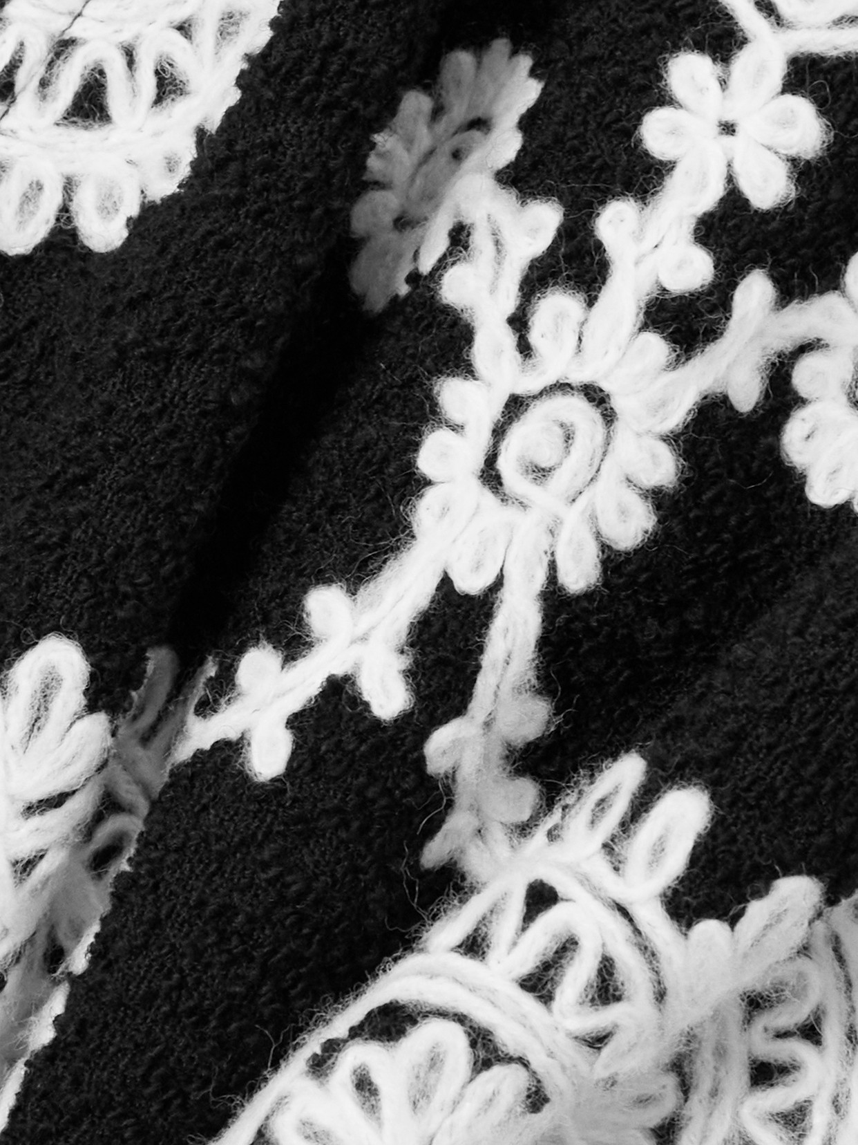 Loretta Caponi Elbaite Belted Embroidered Wool-blend Bouclé Jacket In Black