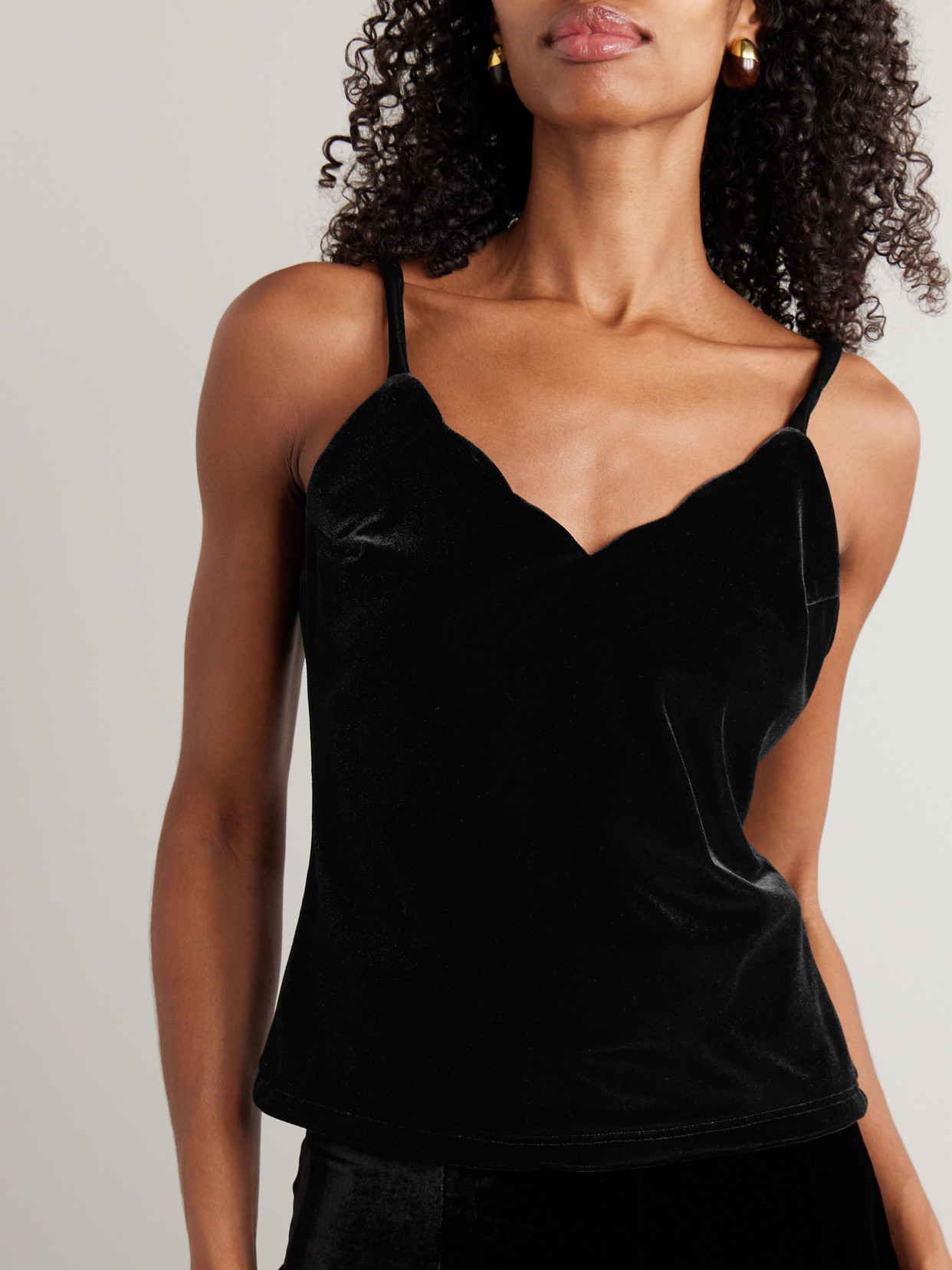 Loretta Caponi Pyrite Scalloped Velvet Camisole In Black