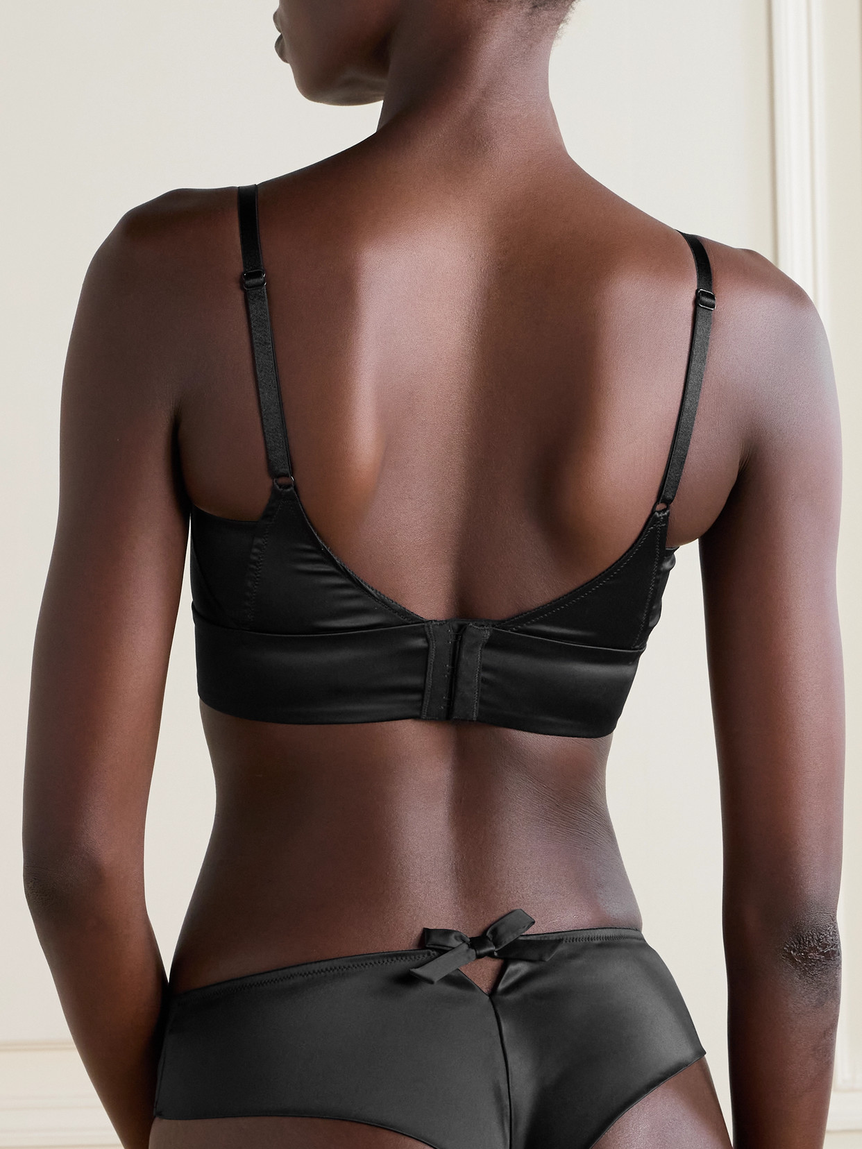Eres Jean Bow-detailed Satin Soft-cup Tirangle Bra In Black