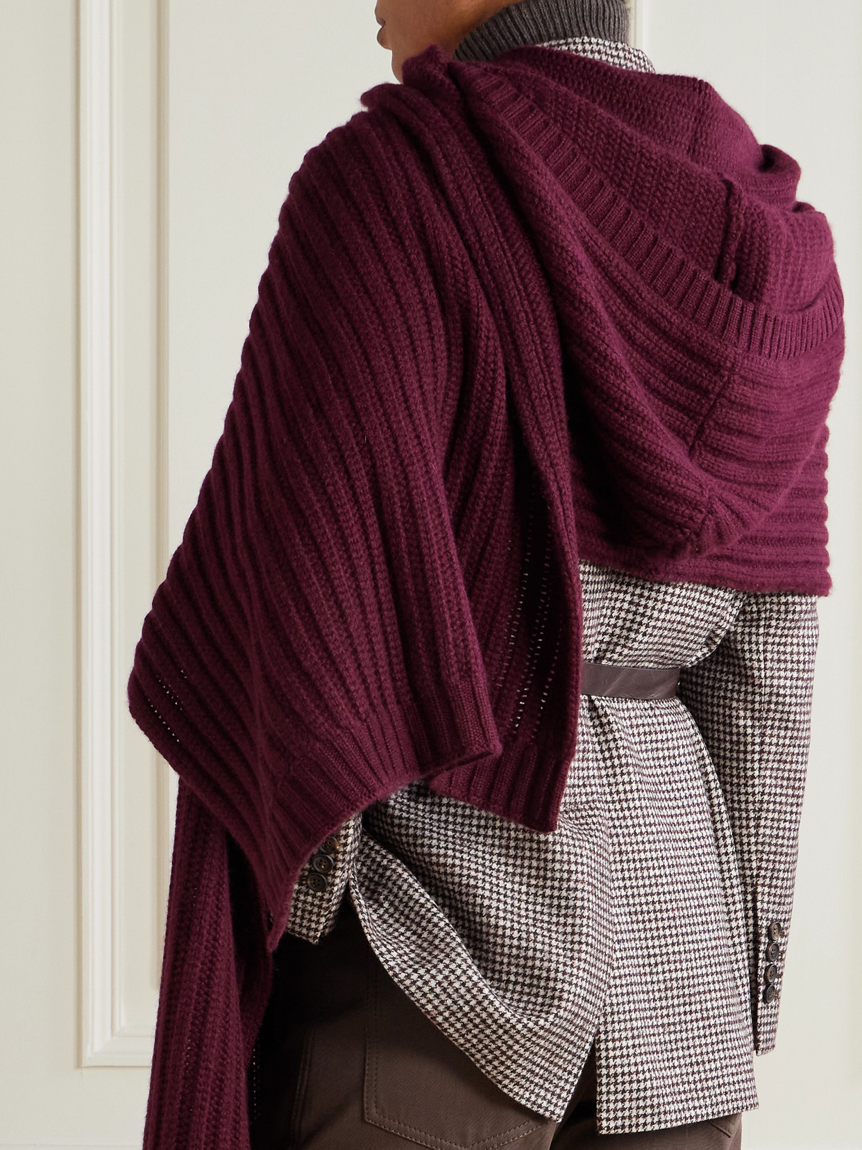 Brunello Cucinelli Hooded Ribbed Cashmere Scarf In Burgundy