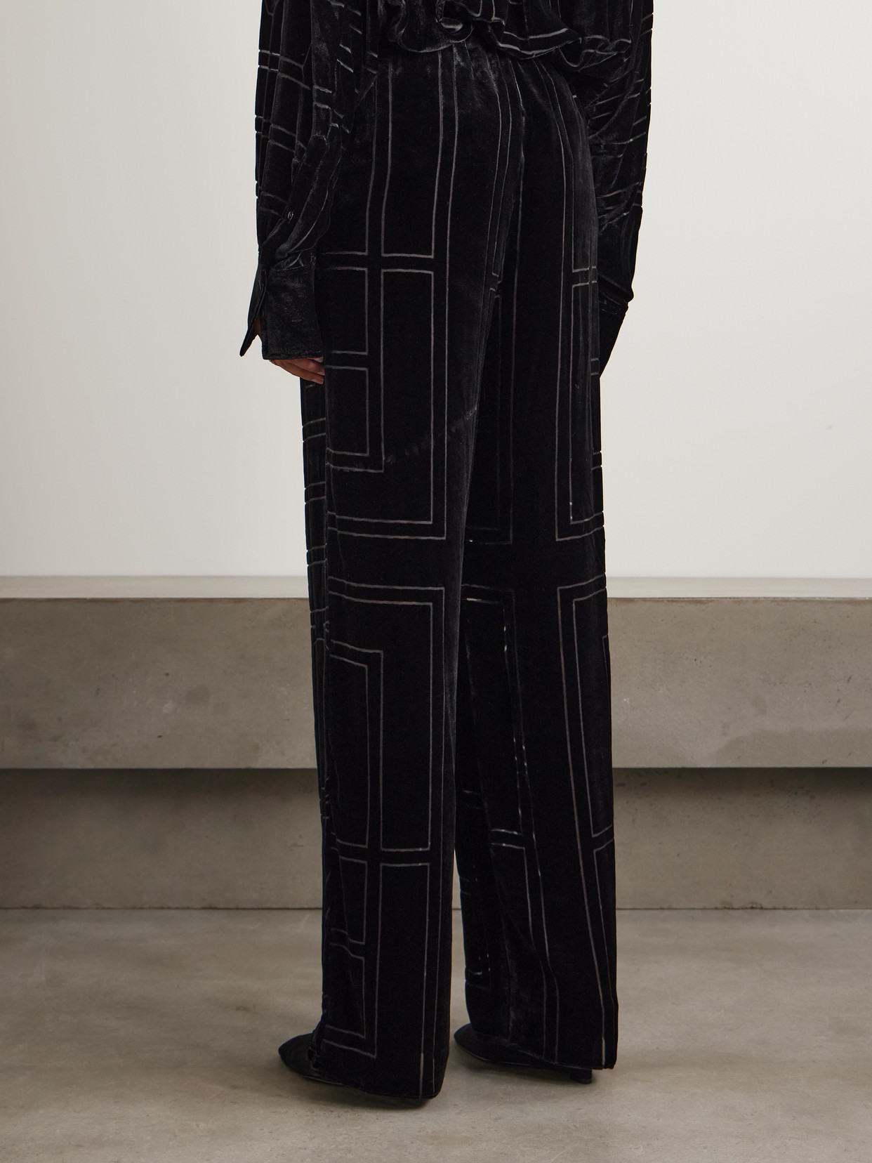 Totême Devoré-velvet Wide-leg Pants In Black