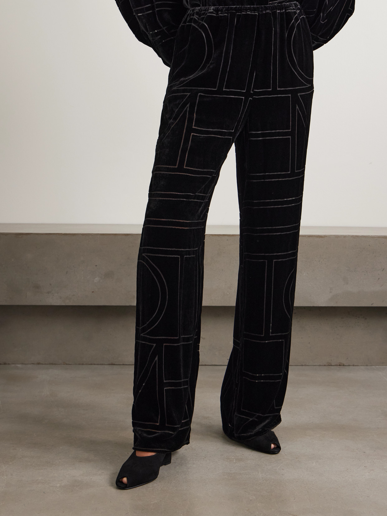 Totême Devoré-velvet Wide-leg Pants In Black