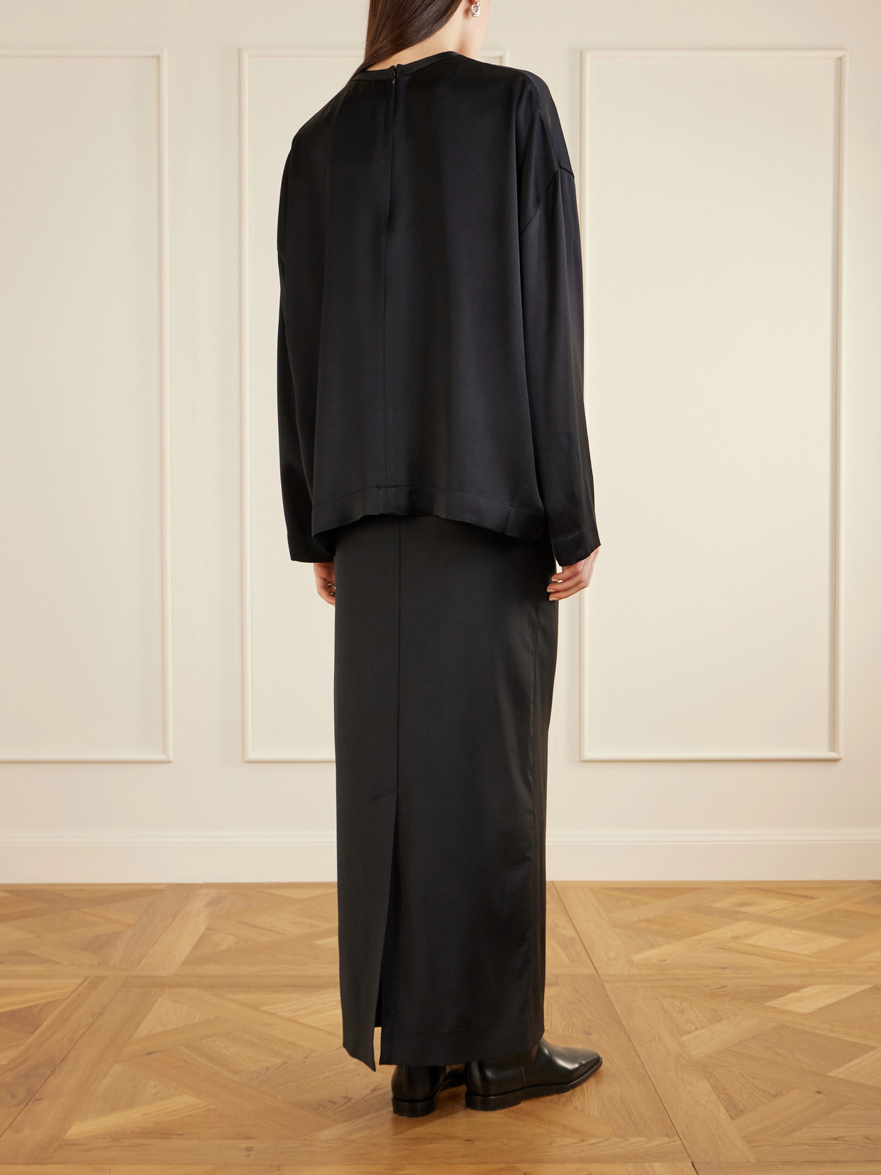 Totême Womens Black Boxy-fit Long-sleeves Woven Top