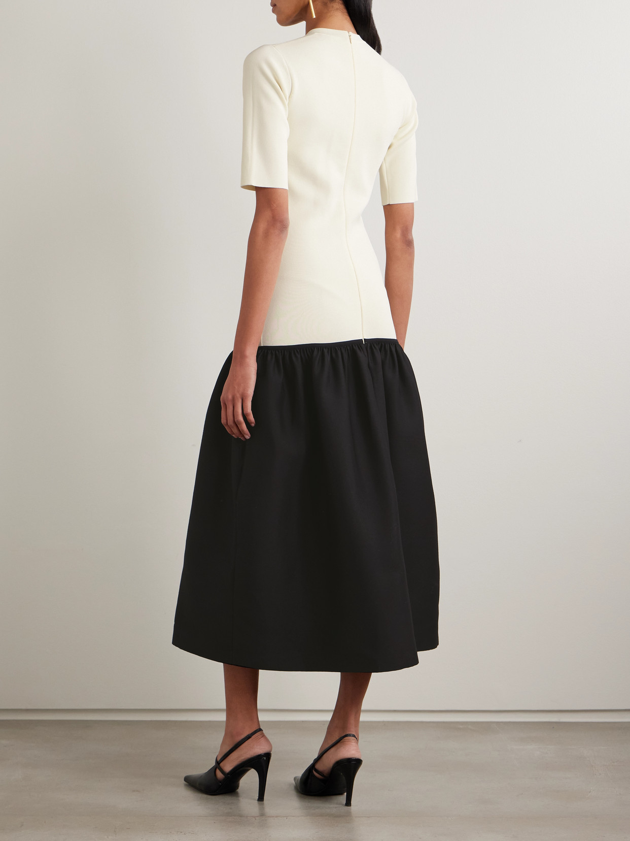 Totême Twinflower Gathered Ribbed-knit And Wool And Silk-blend Crepe Midi Dress In White