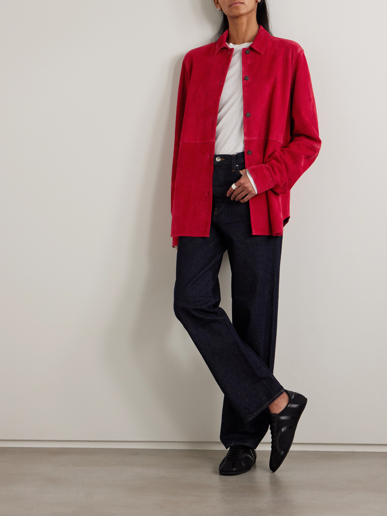 Totême Womens Poppy Soft Long-sleeves Suede Overshirt In Red