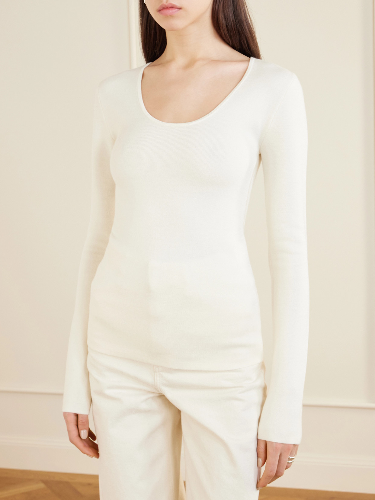 Totême Womens Ecru Ribbed Scoop-neck Stretch-wool Blend Top In White