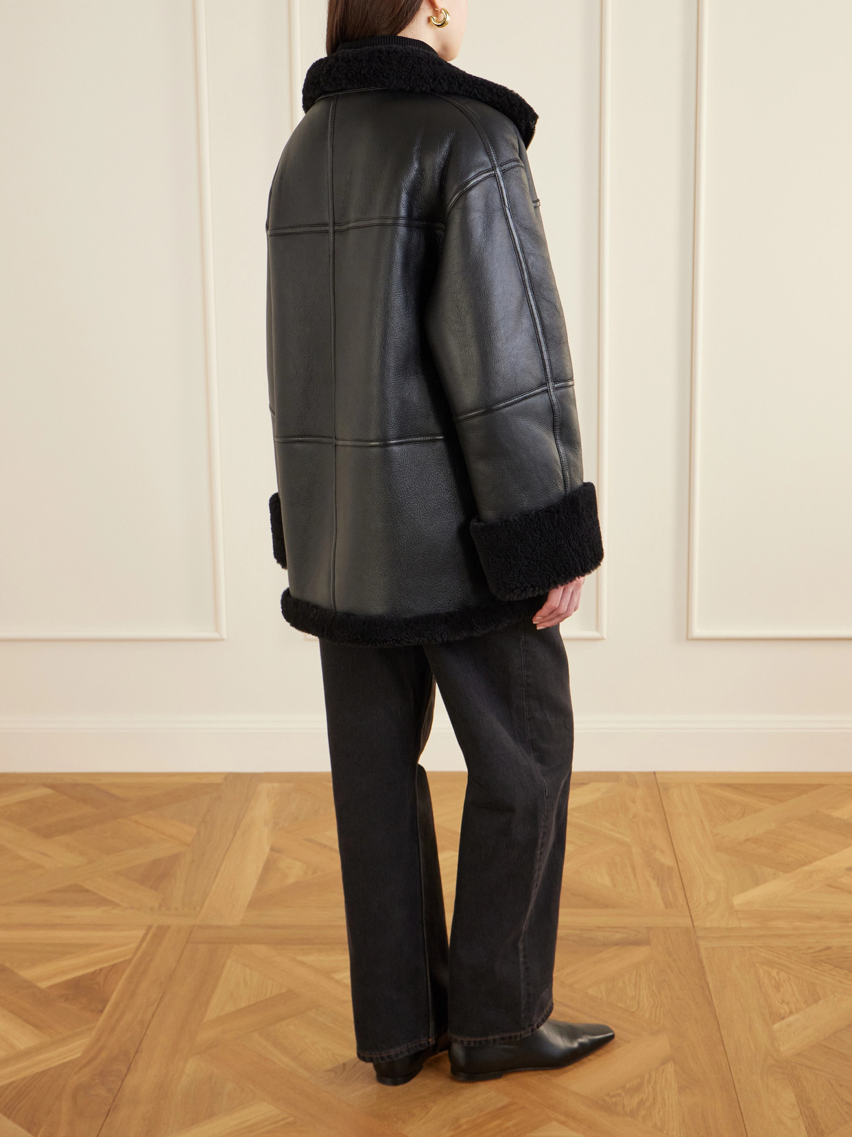 Totême Womens Toteme Signature Relaxed-fit Shearling Jacket In Black