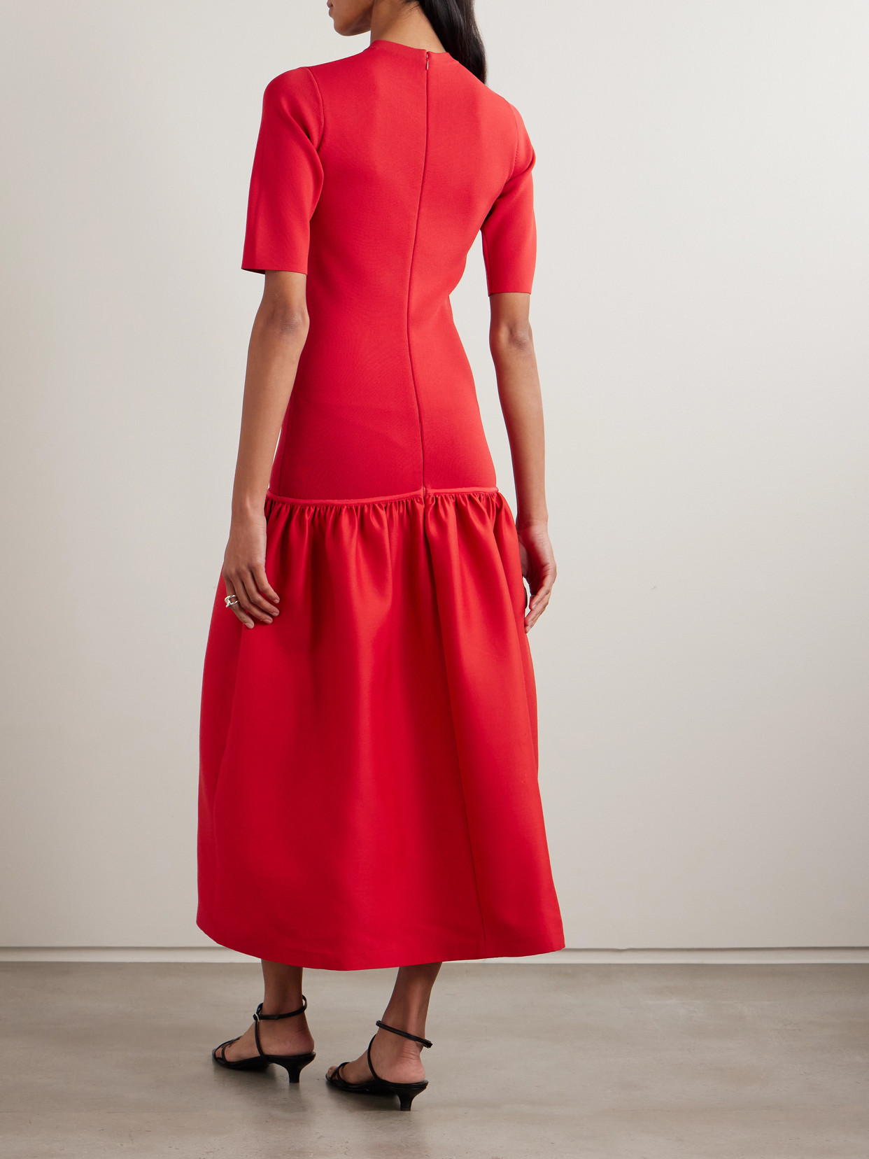 Totême Twinflower Gathered Ribbed-knit And Wool And Silk-blend Crepe Midi Dress In Red