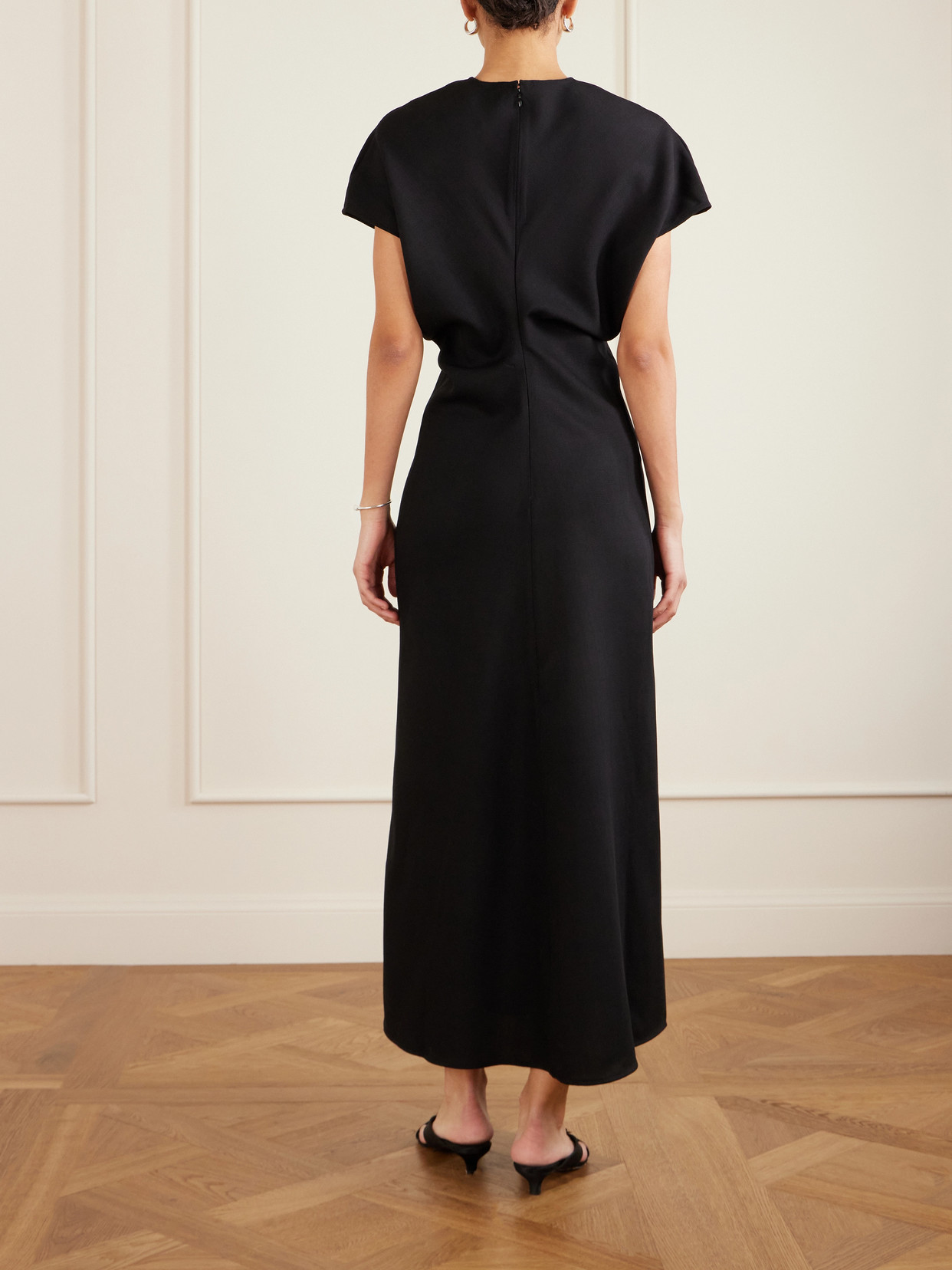 Totême Maxi Dress With Short Sleeves And Shine In Black