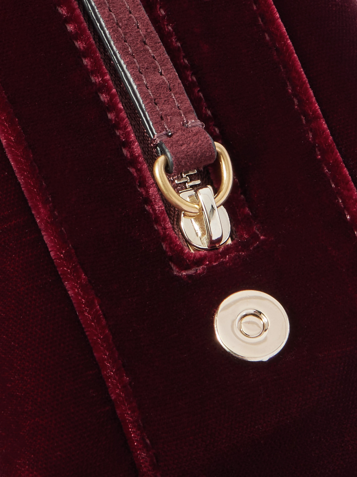 Neous Ara Velvet Clutch In Burgundy