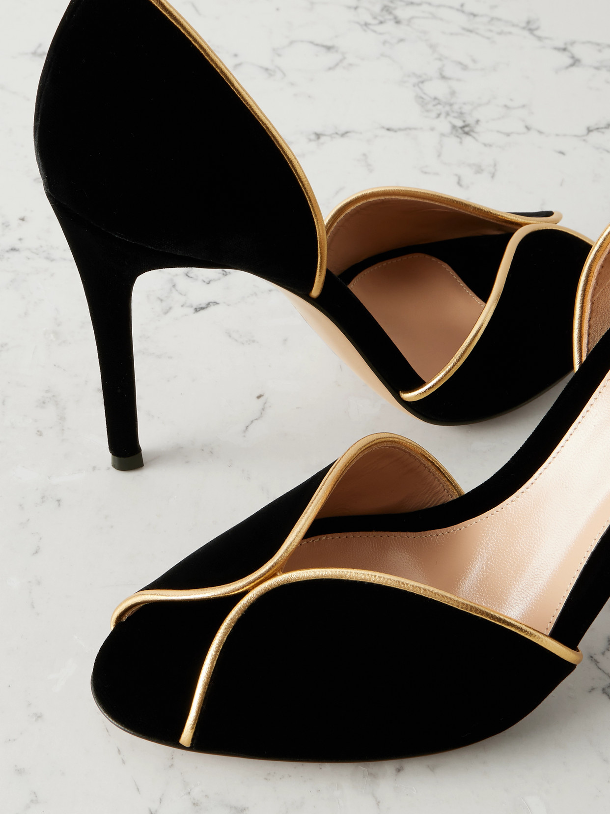 Gianvito Rossi 95 Metallic Leather-trimmed Velvet Pumps In Black
