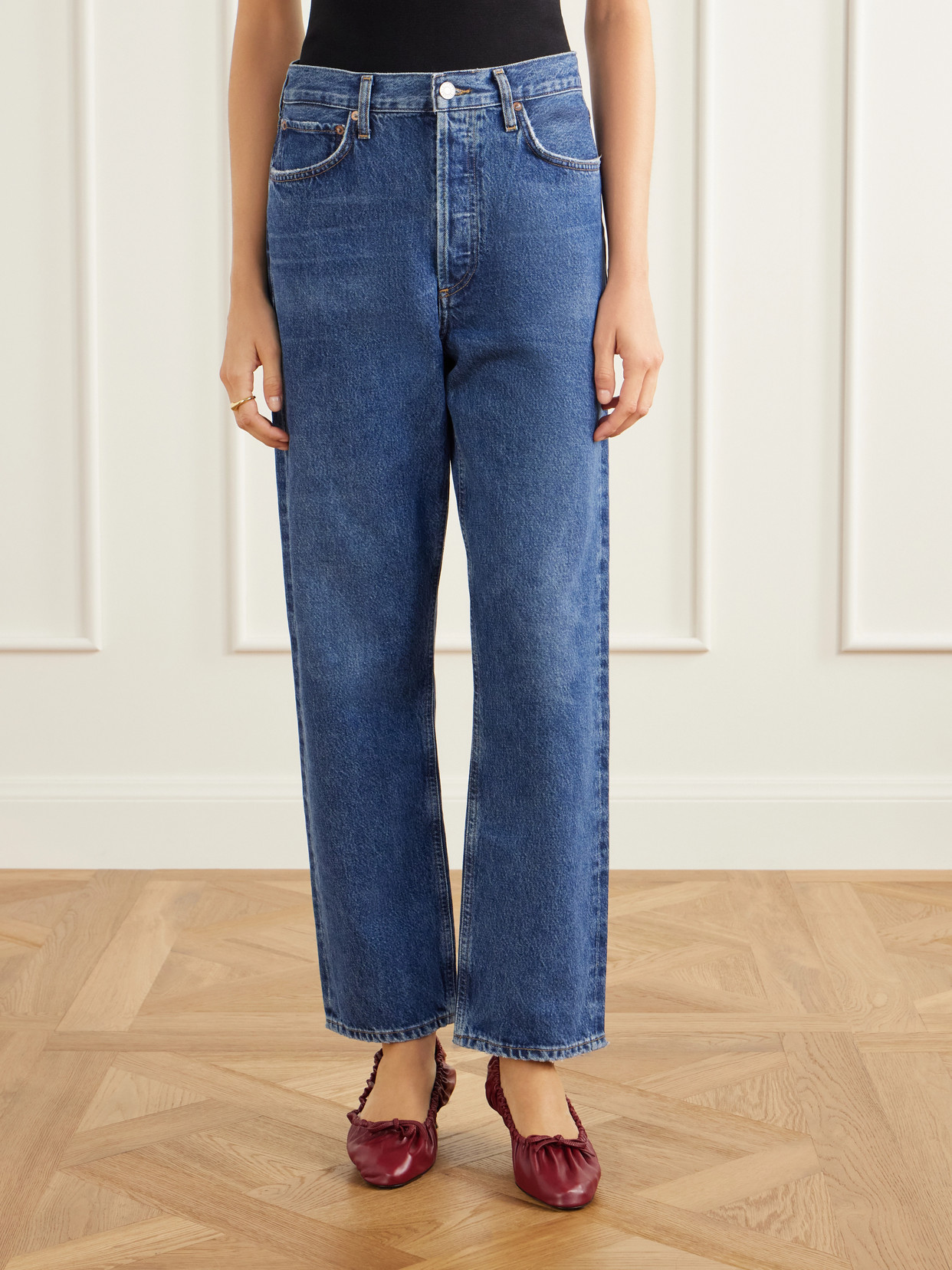 90S Mid-Rise Straight-Leg Jeans