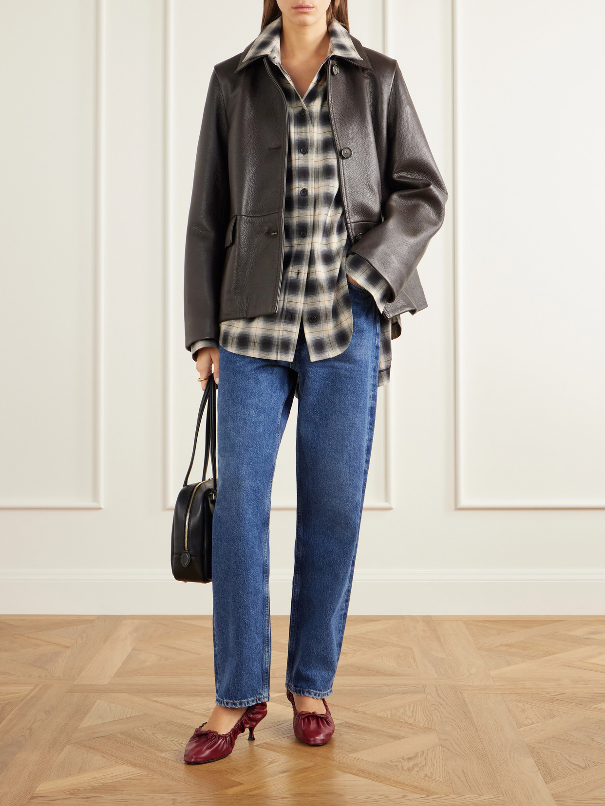 90S Mid-Rise Straight-Leg Jeans