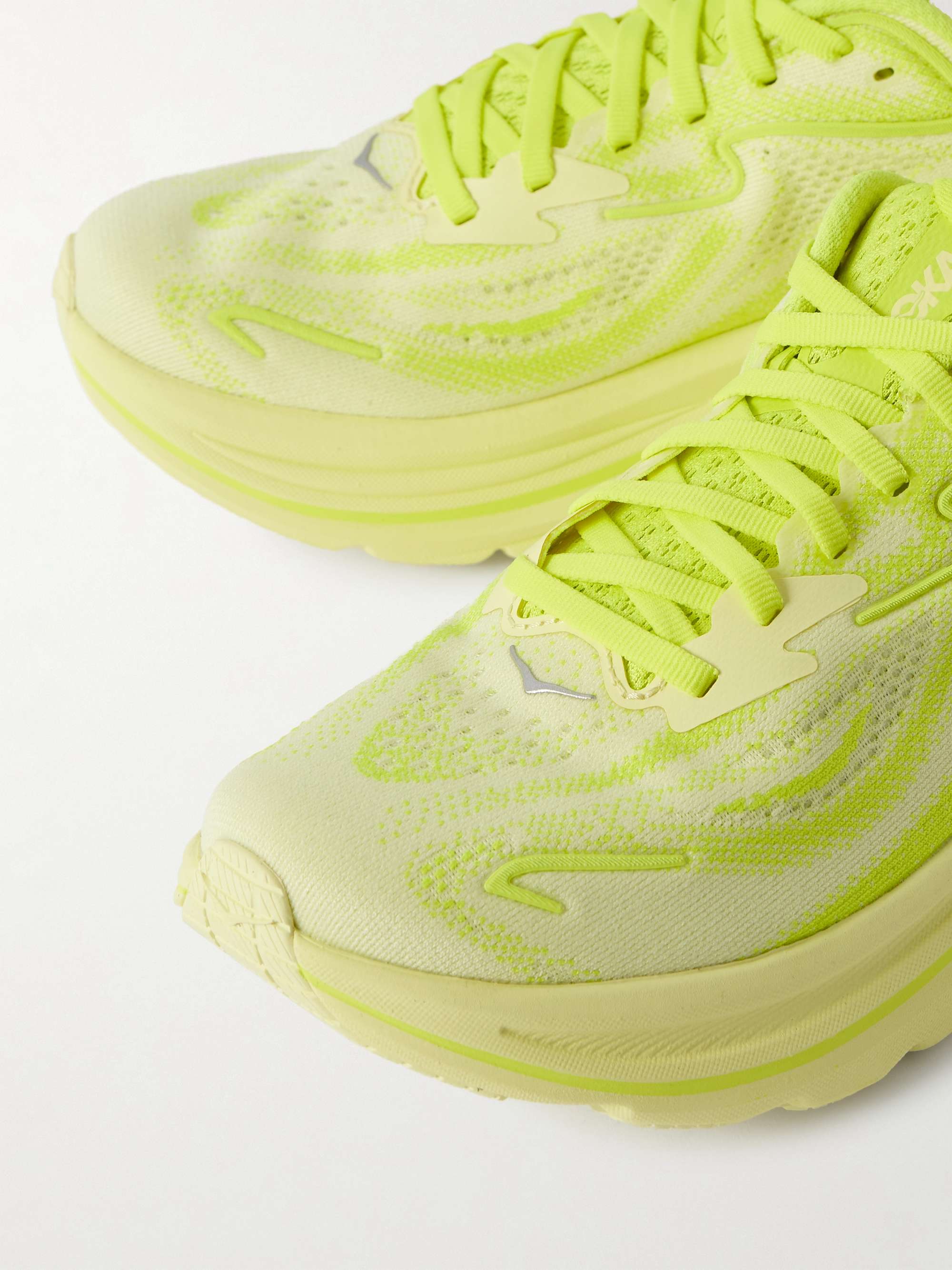HOKA ONE ONE 