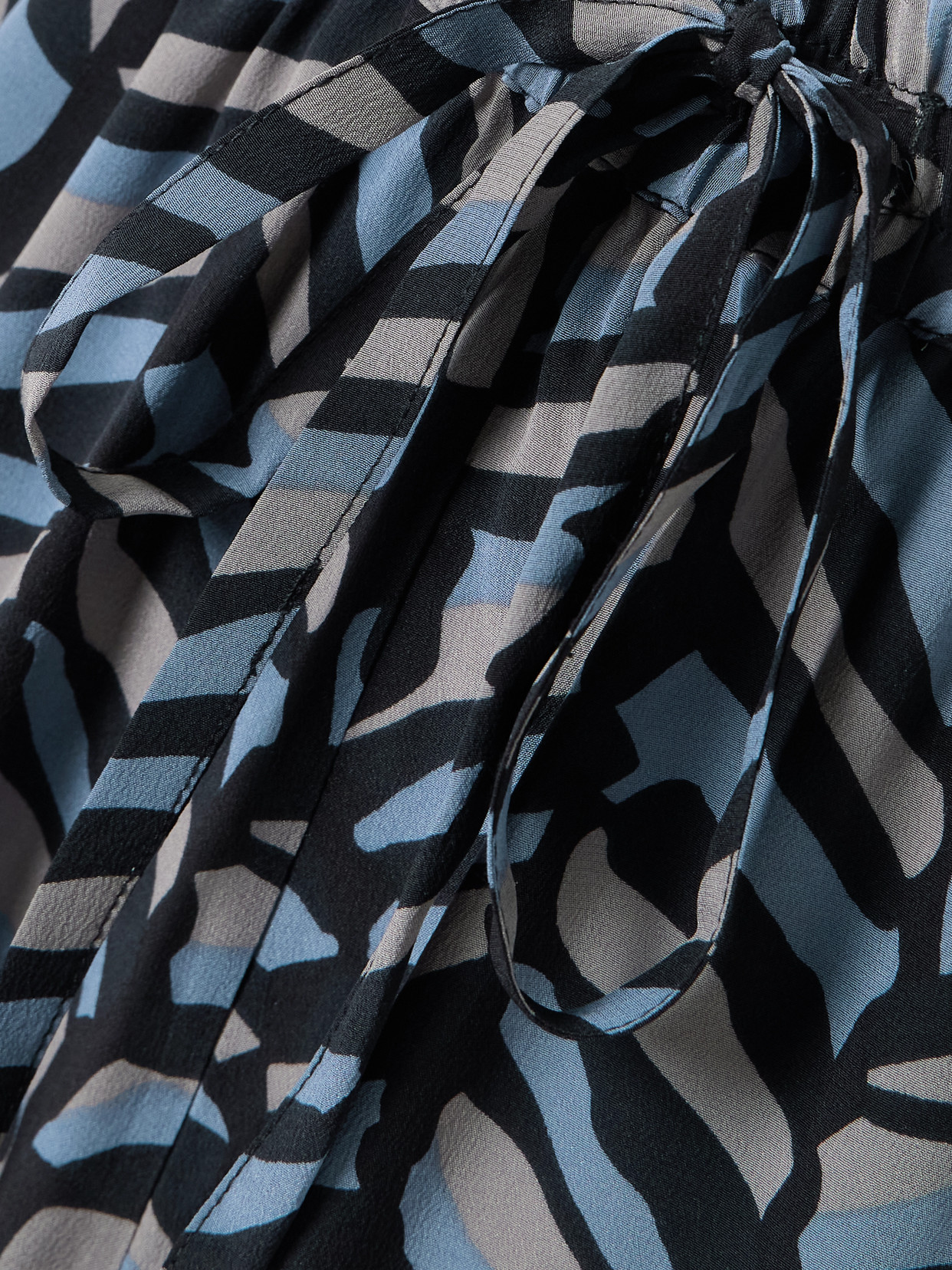 Matteau Printed Silk Crepe De Chine Straight-leg Pants In Multi