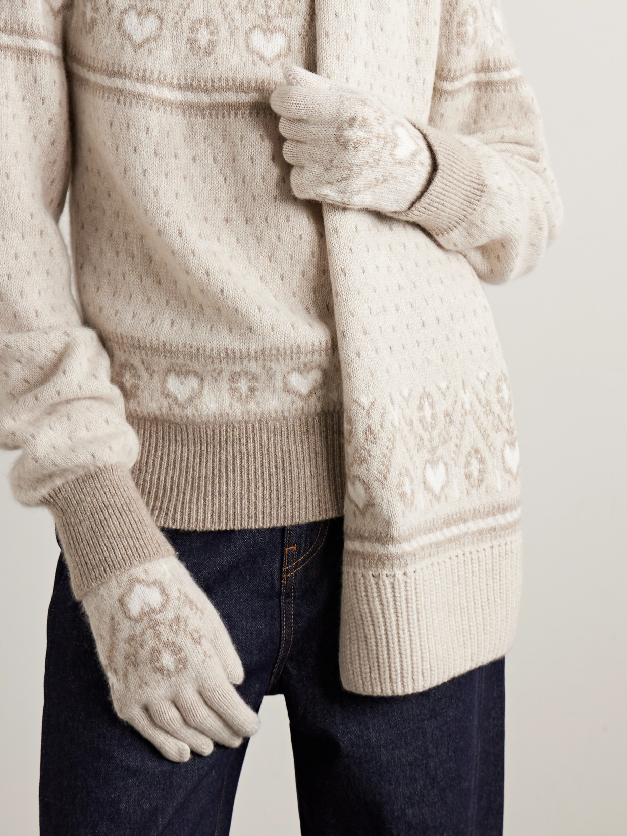 Khaite Domini Fair Isle Cashmere Gloves In Neutral