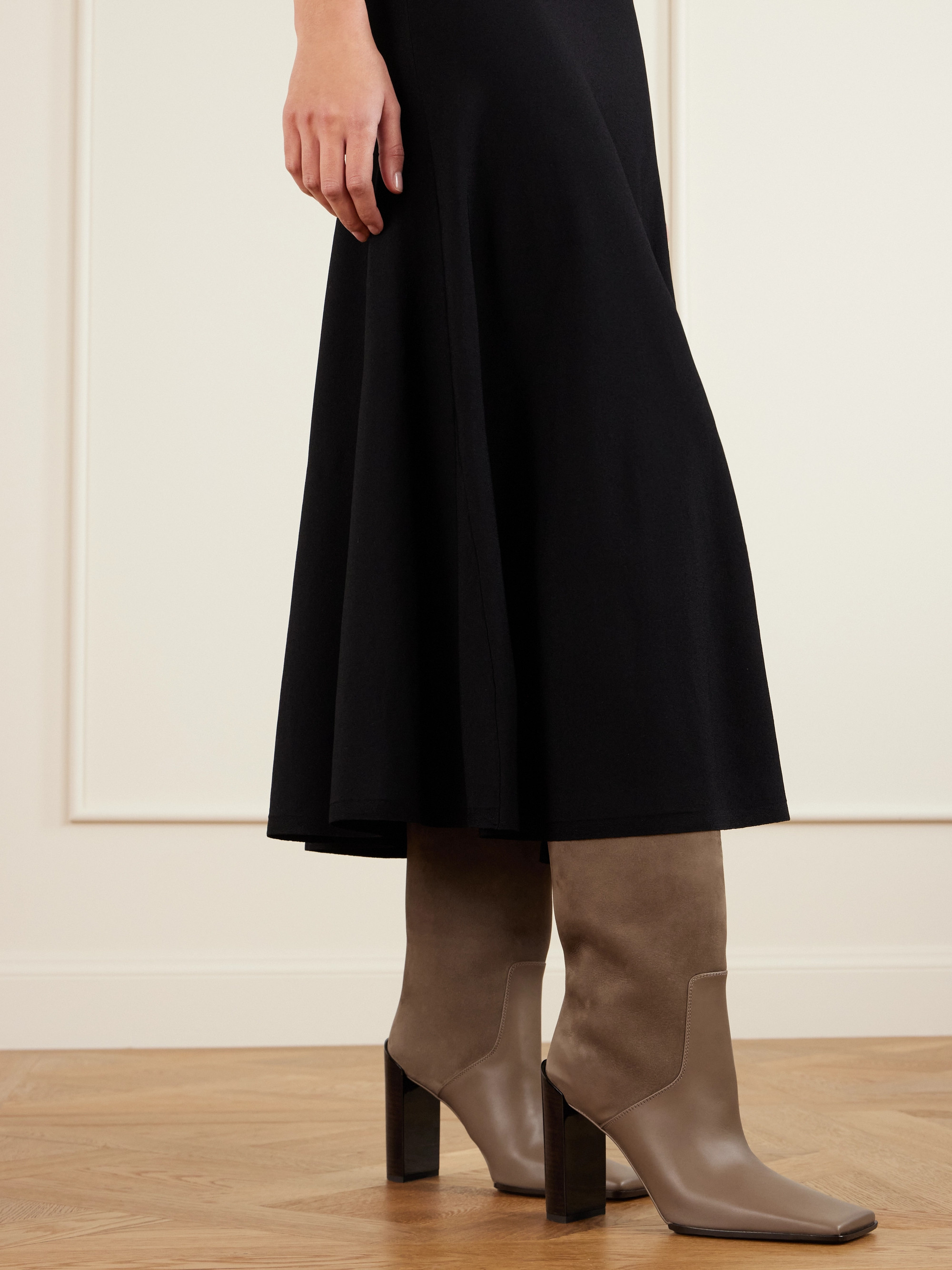 ミ*ん様 新品　ALAIA ブーツ Alaïa - Leather and nubuck knee boots | Plush