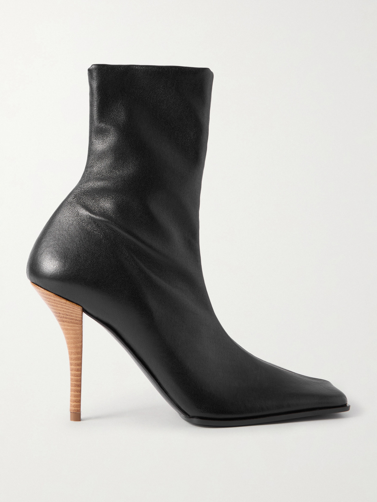 Alaïa 90 Leather Ankle Boots In Black