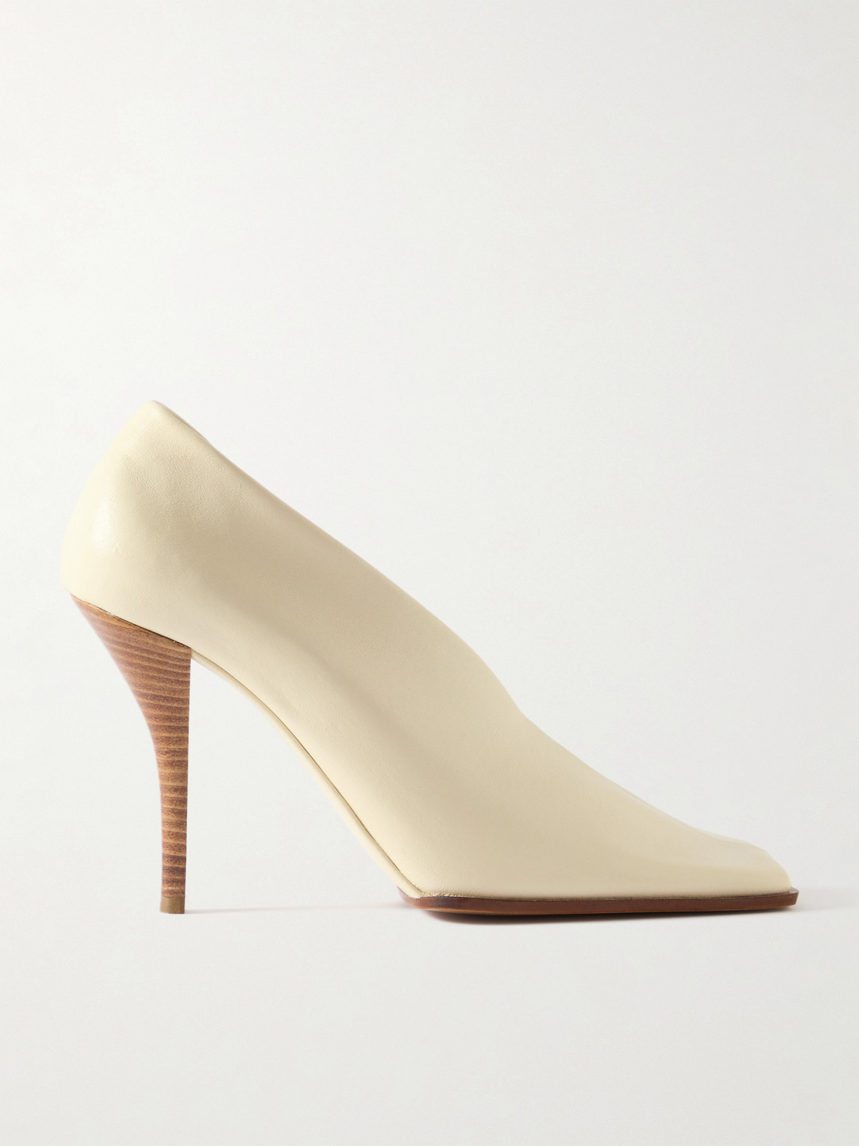 Alaïa 90 Leather Pumps In Sand