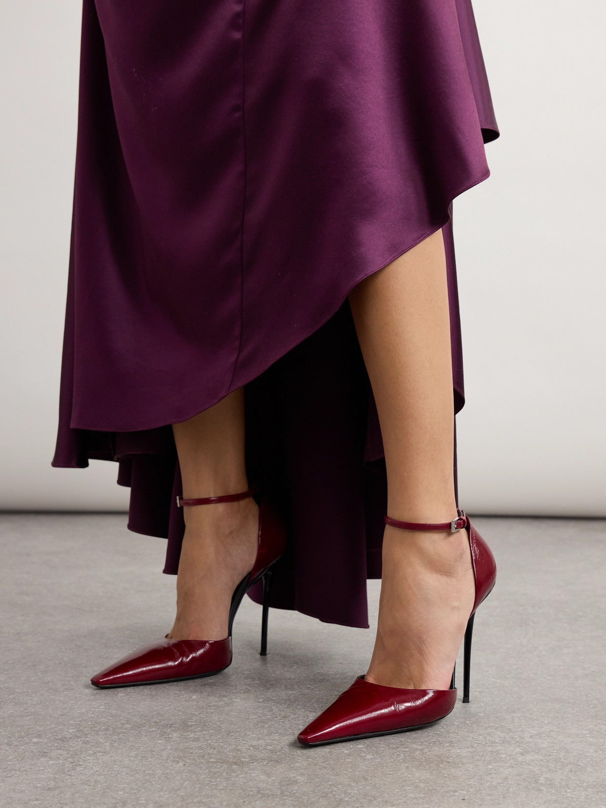 Alaïa D'orsay 90 Glossed Textured-leather Pumps In Red