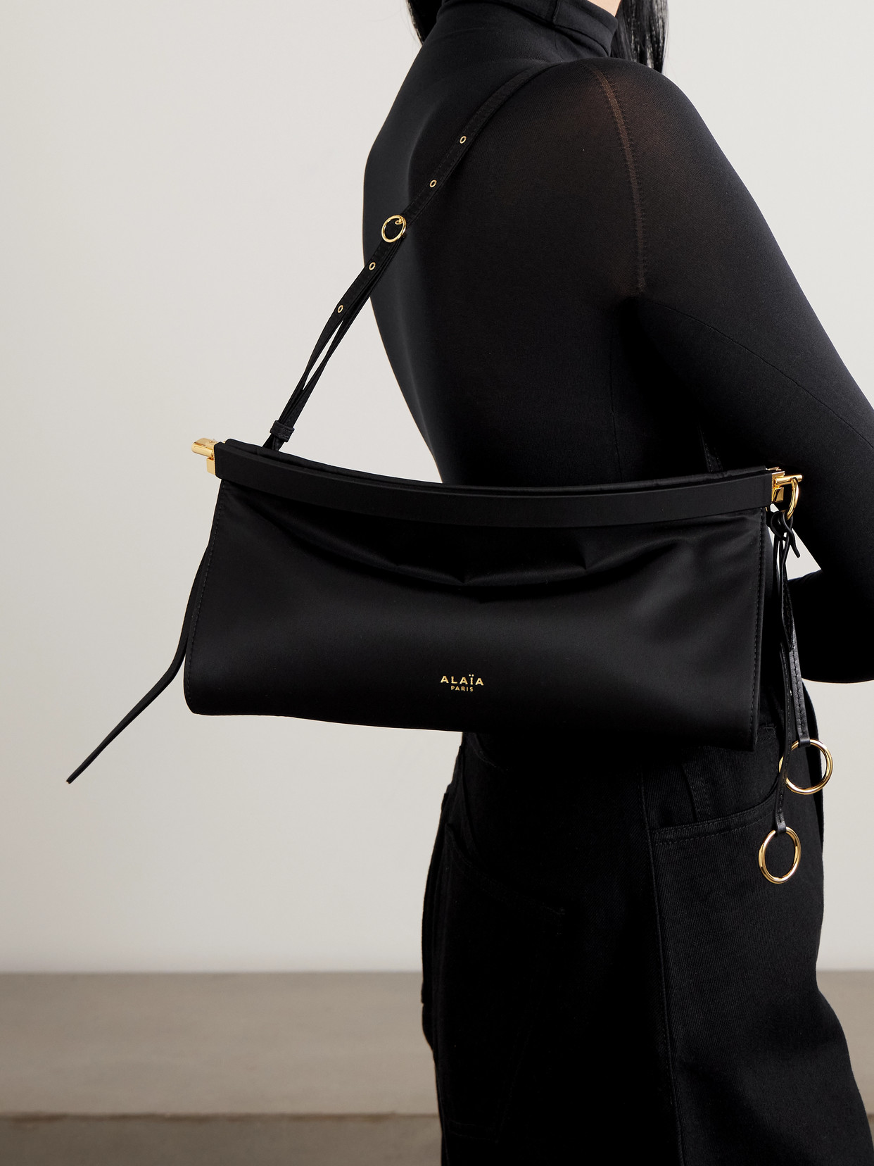 Alaïa Le Click E/w Medium Satin-twill Shoulder Bag In Black