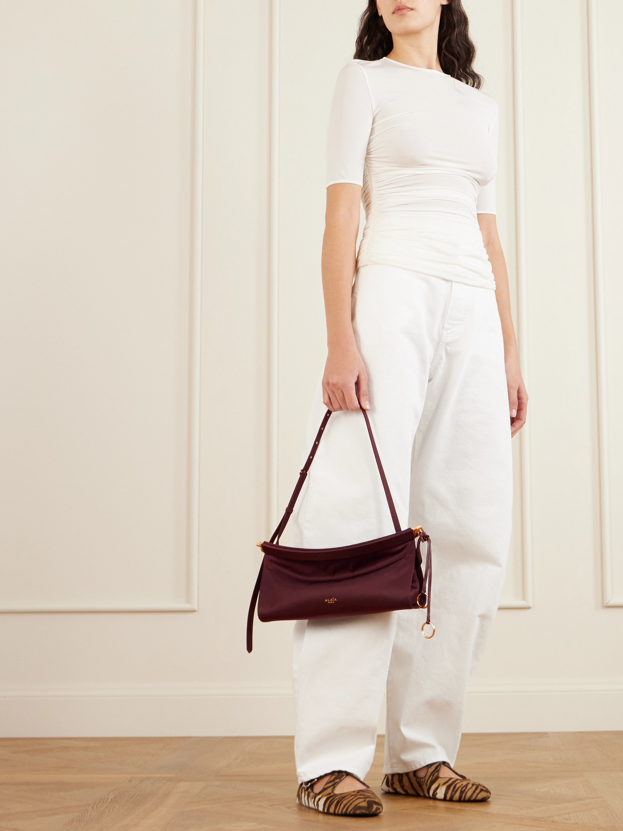 Alaïa Le Click E/w Medium Satin-twill Shoulder Bag In Burgundy