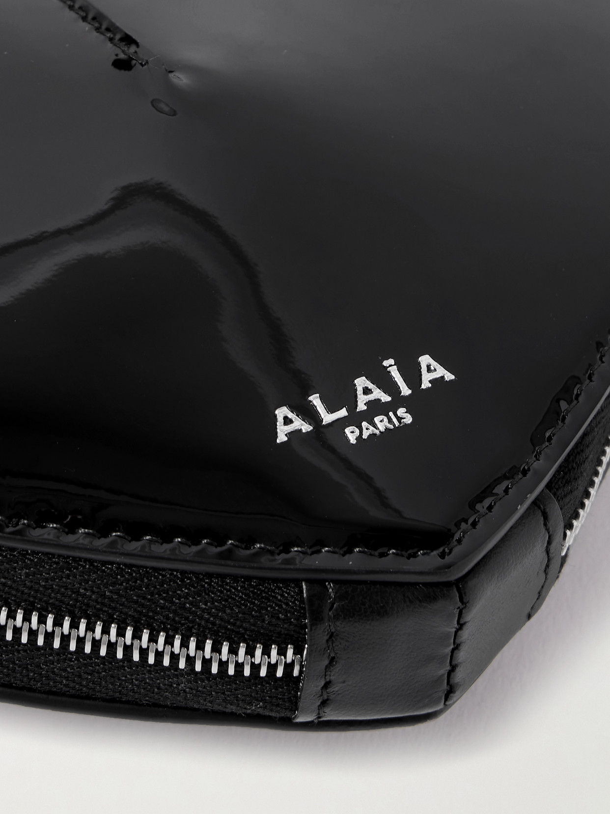 Alaïa Le Coeur Patent-leather Shoulder Bag In Black