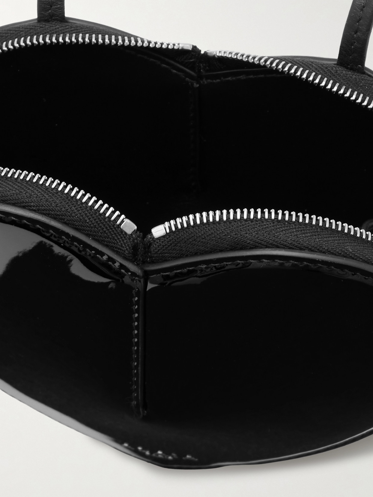 Alaïa Le Coeur Patent-leather Shoulder Bag In Black