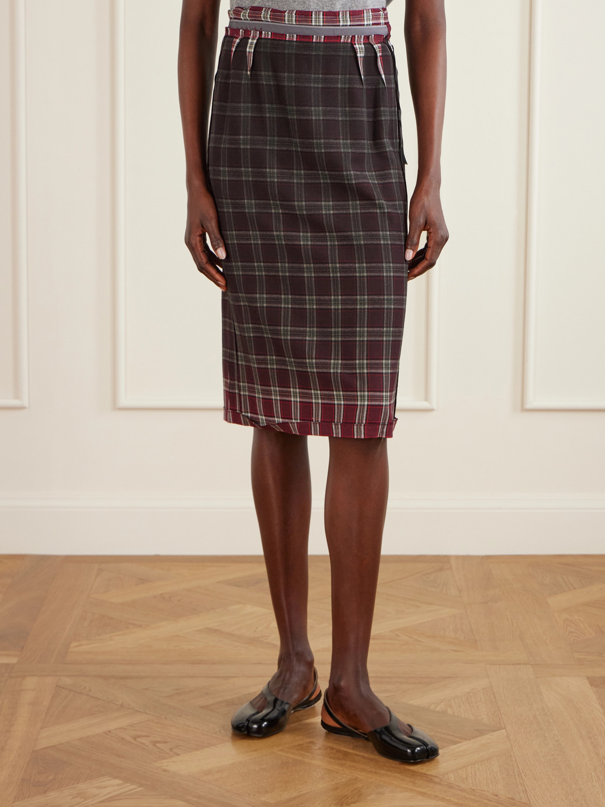 Maison Margiela Womens Burgundy White Tartan-check Wool-blend Midi Skirt In Black