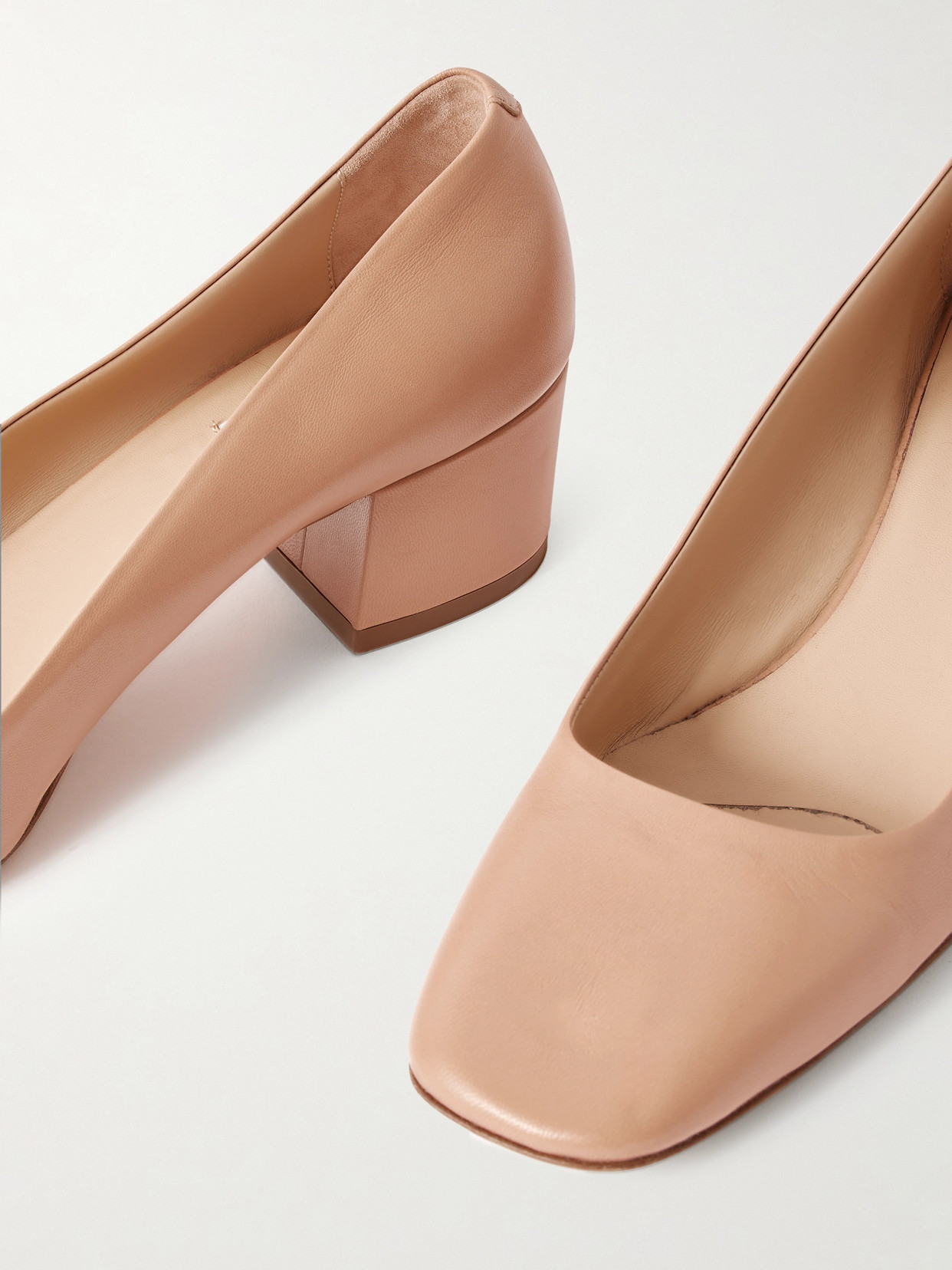 Agathe Pumps