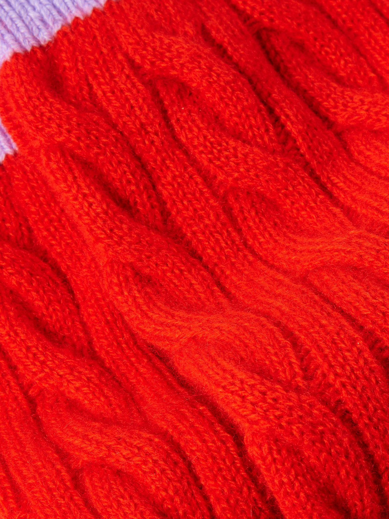 Guest In Residence Two-tone Cable-knit Cashmere Socks In Red