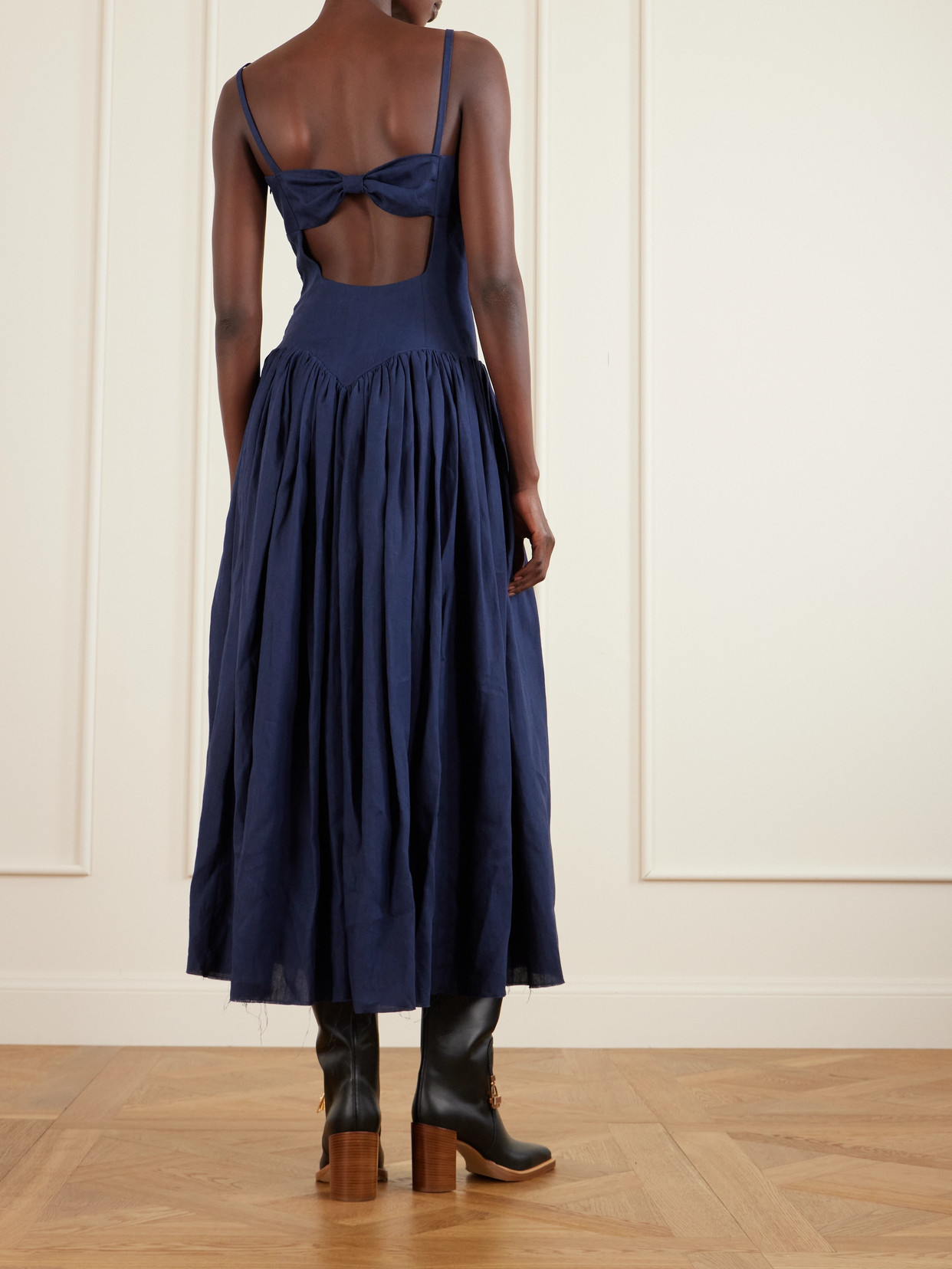 Gabriela Hearst Oriana Gathered Linen Midi Dress In Blue