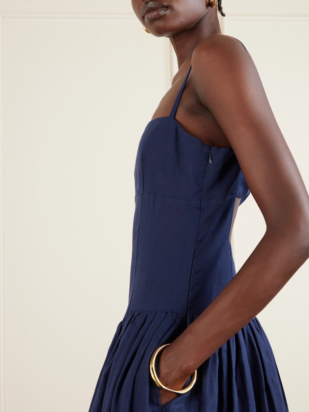 Gabriela Hearst Oriana Gathered Linen Midi Dress In Blue