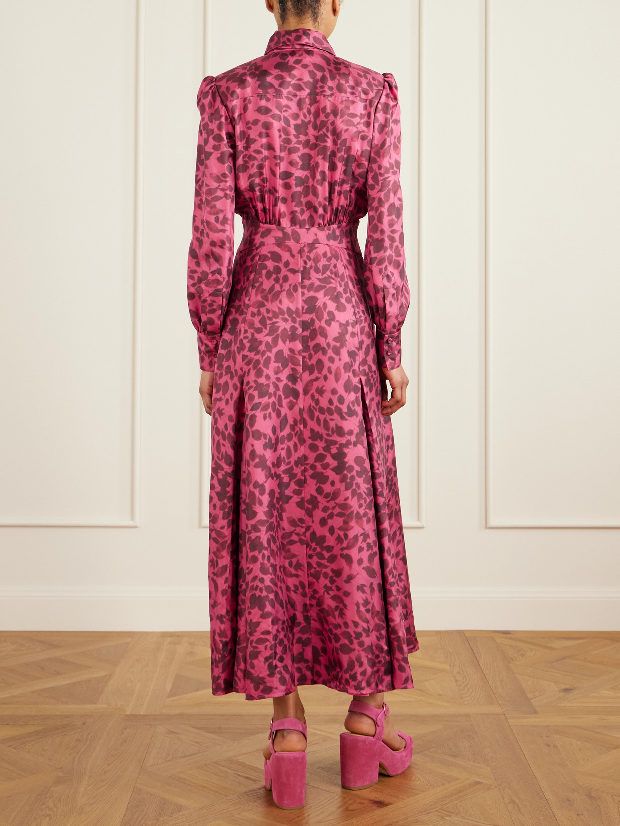 Gabriela Hearst Phelan Pussy-bow Printed Silk-twill Midi Dress In Pink