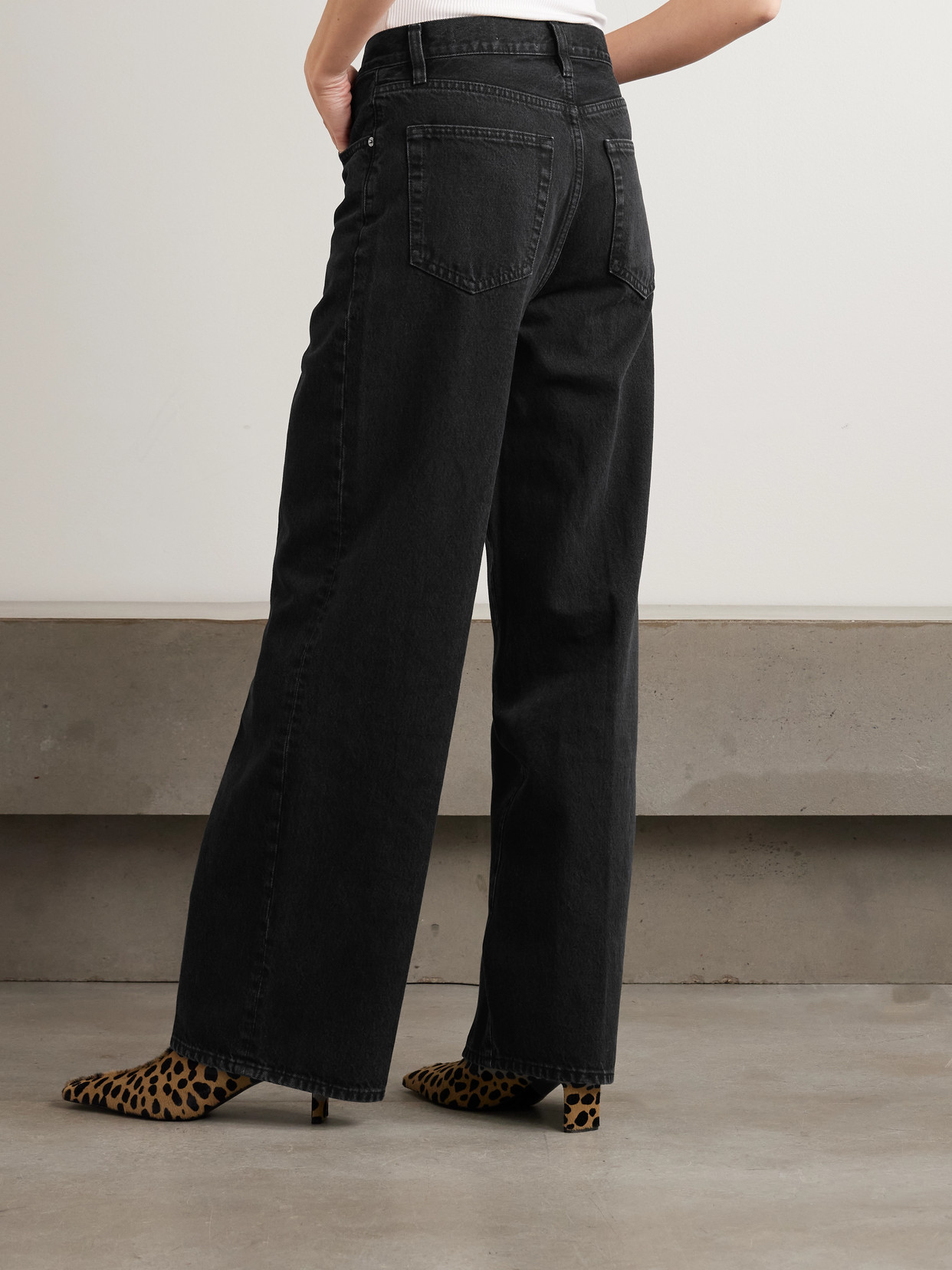 Frame The Collegiate High-rise Wide-leg Jeans In Black