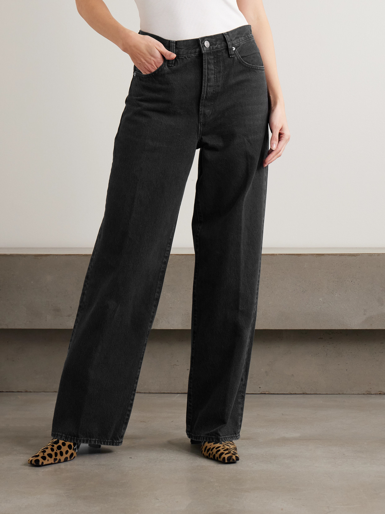 Frame The Collegiate High-rise Wide-leg Jeans In Black