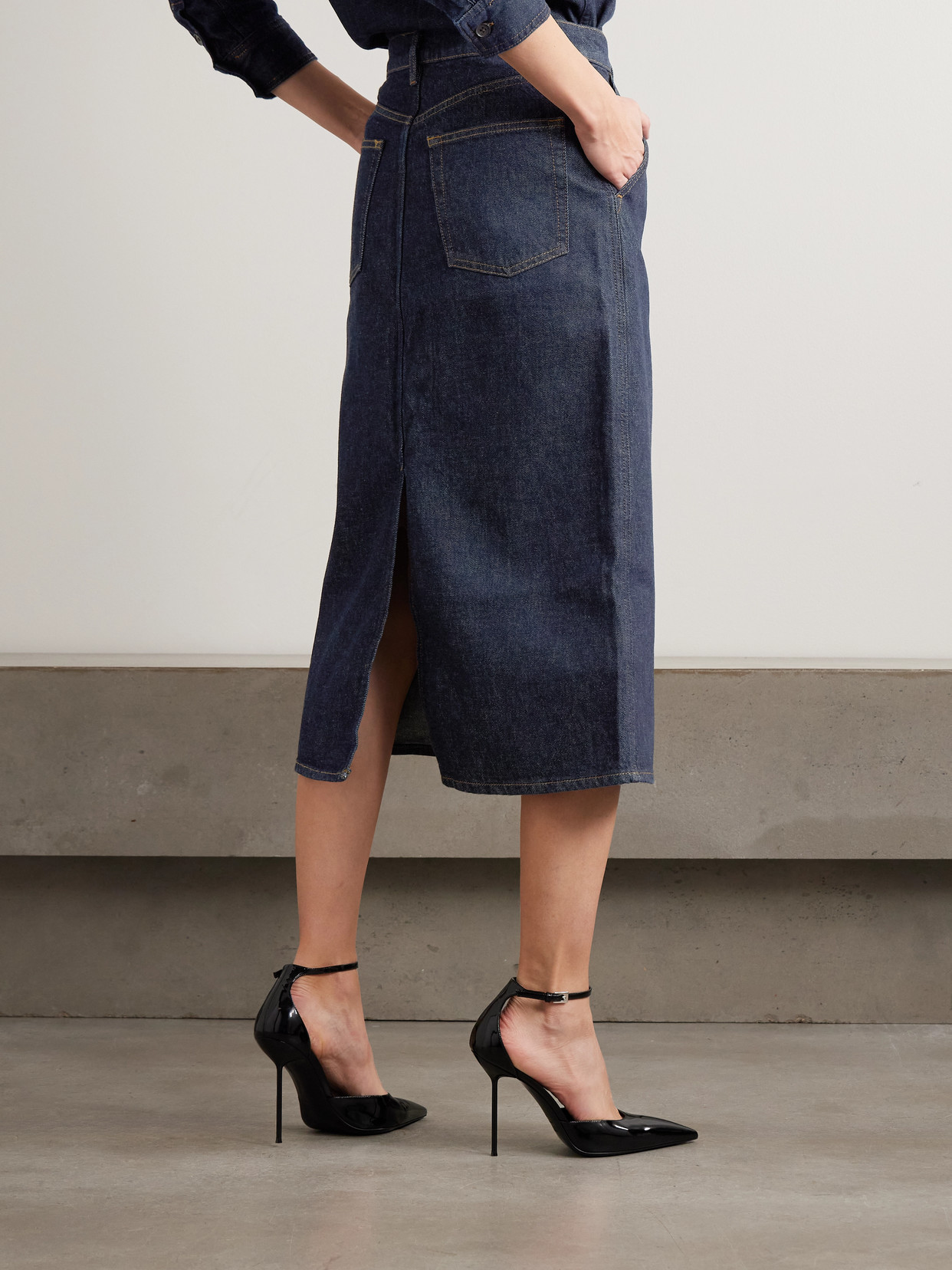 Frame Denim Midi Skirt In Blue