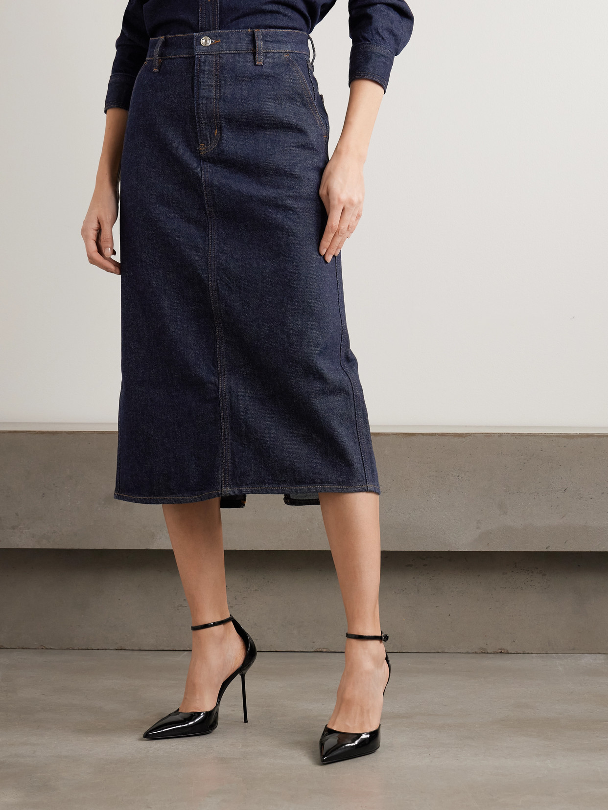 Frame Denim Midi Skirt In Blue