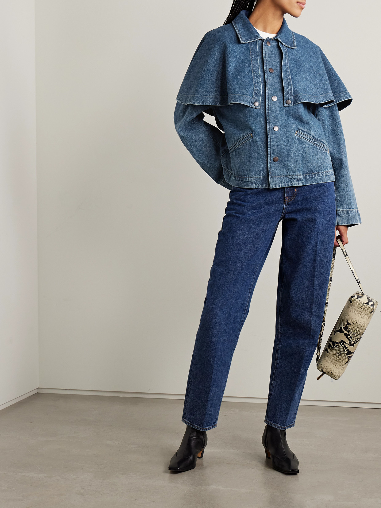 Frame The Cape Denim Jacket In Blue